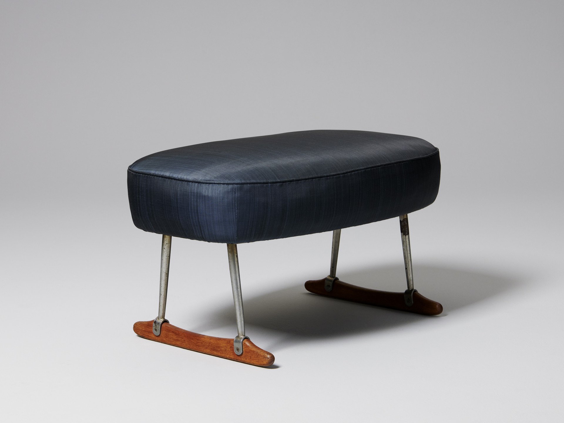 Footstool image 3