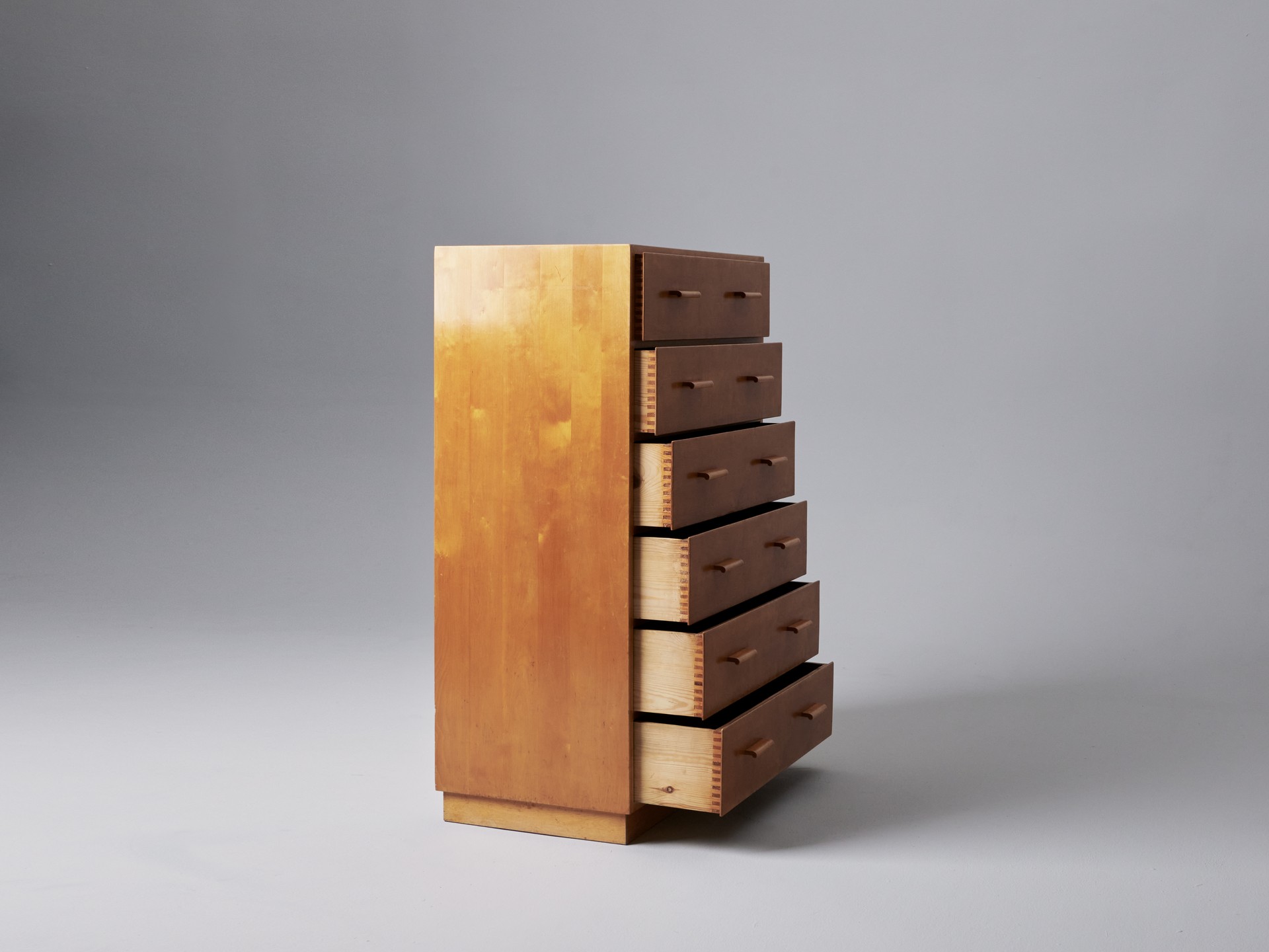 Chest of Drawers image 5