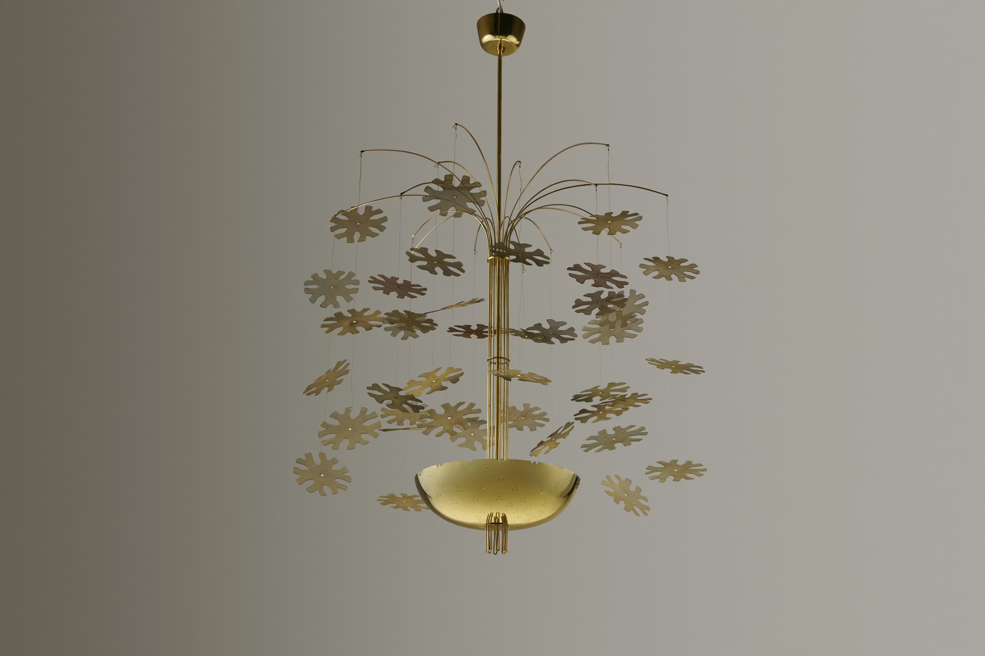 'Snowflake' Chandelier image 3