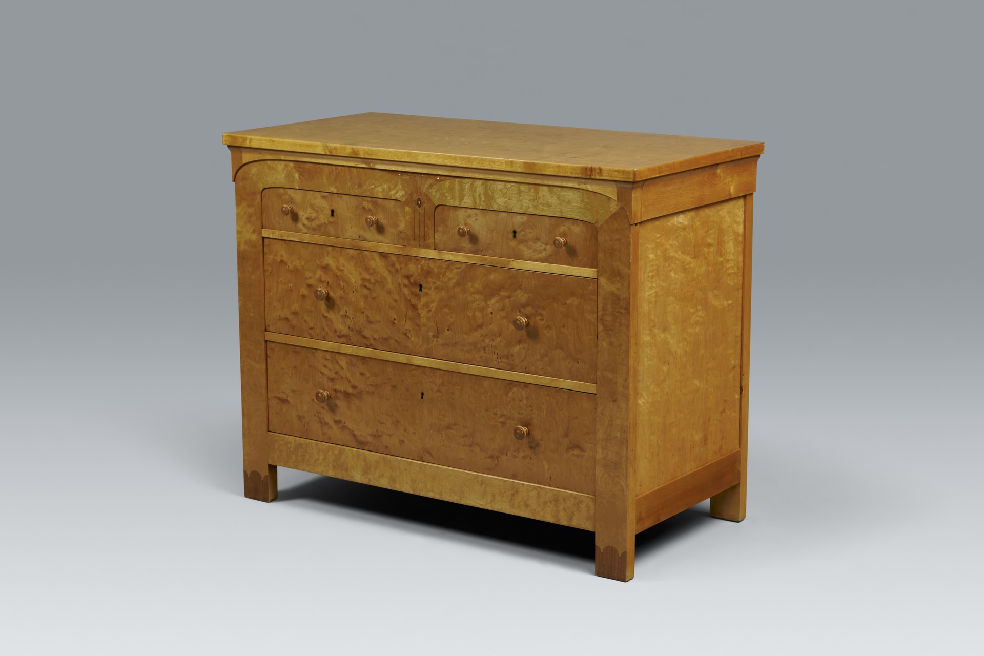Jugend Chest of Drawers