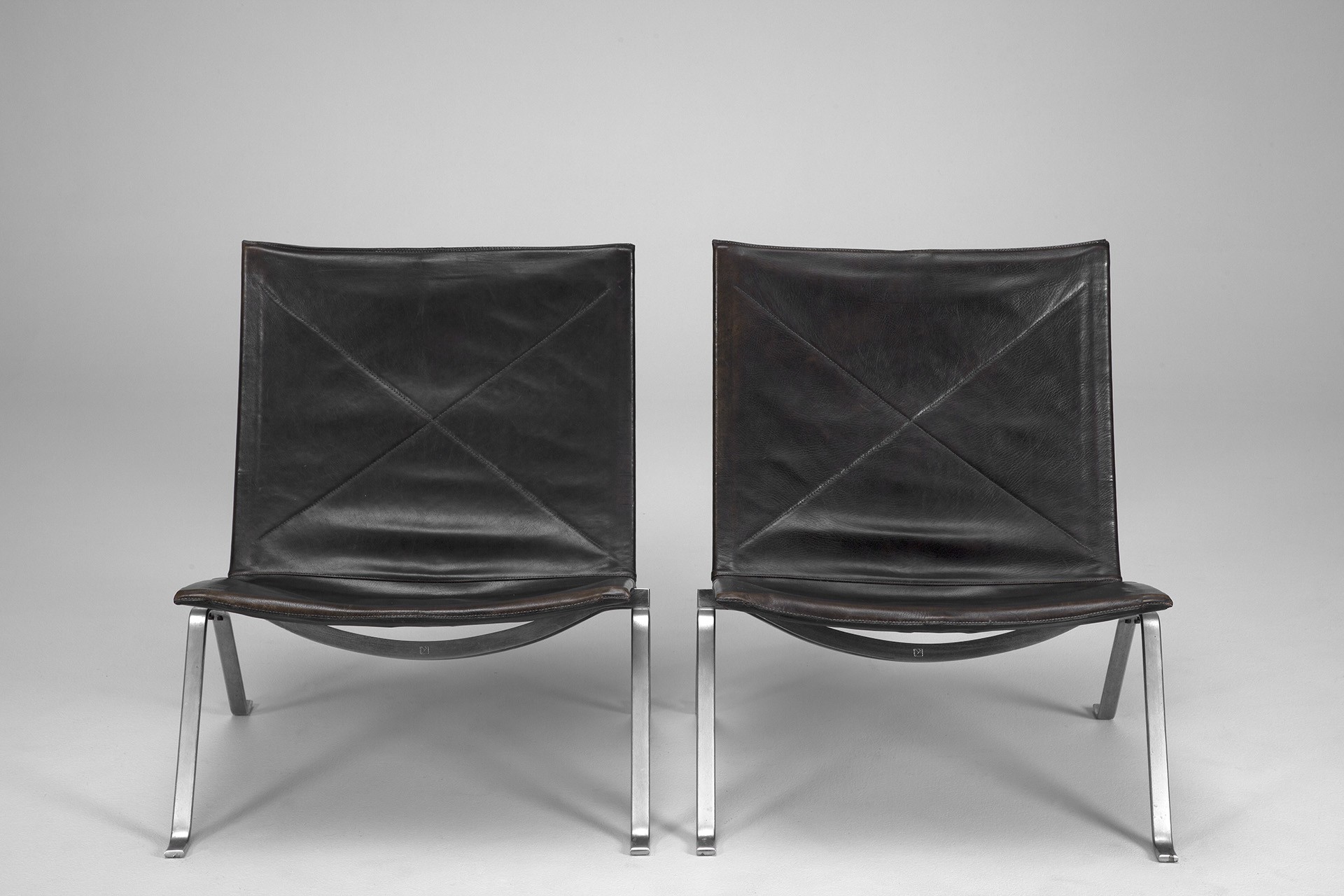 Pair of PK 22 chairs image 2