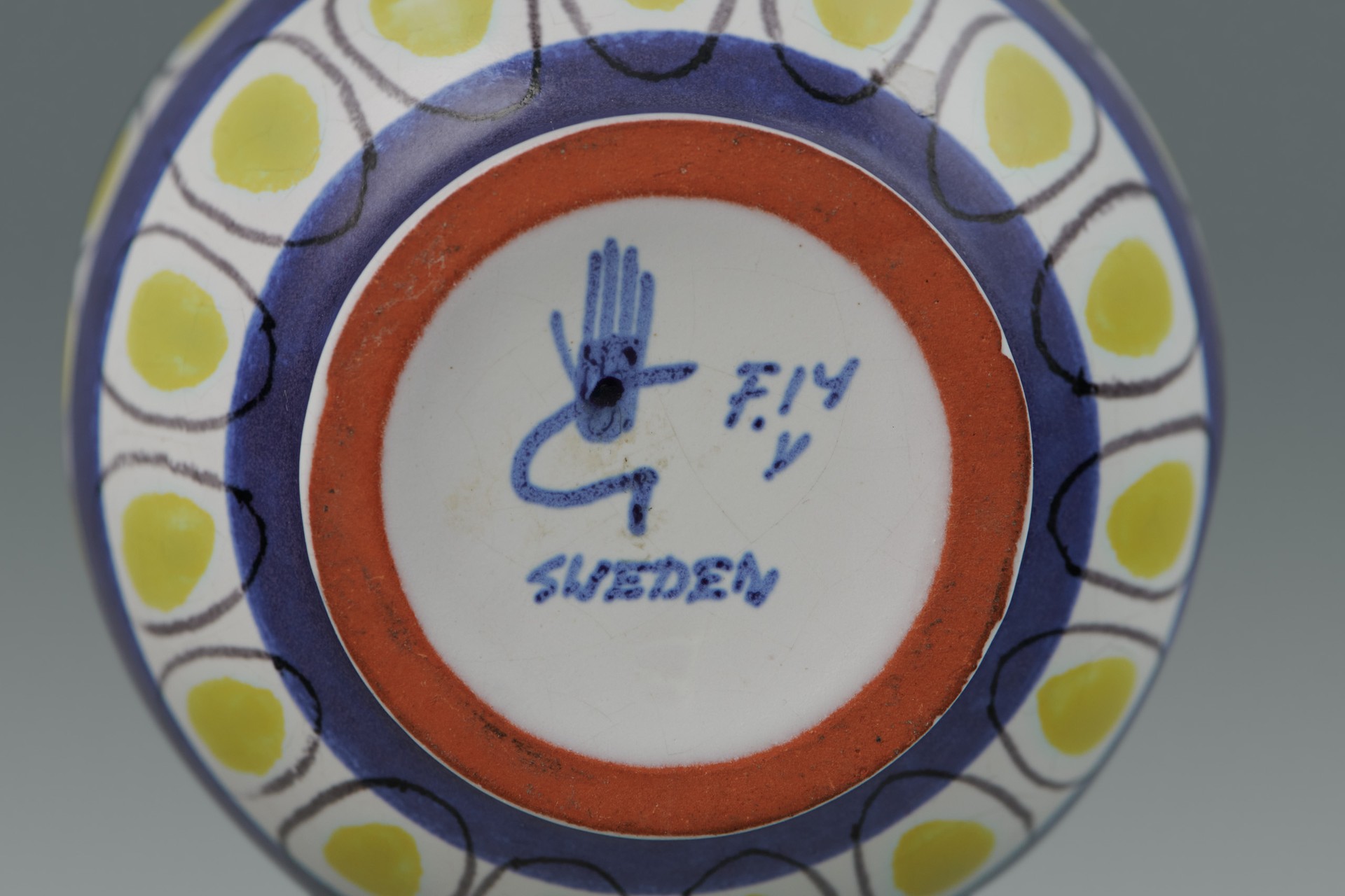 Vessel with Cover image 4