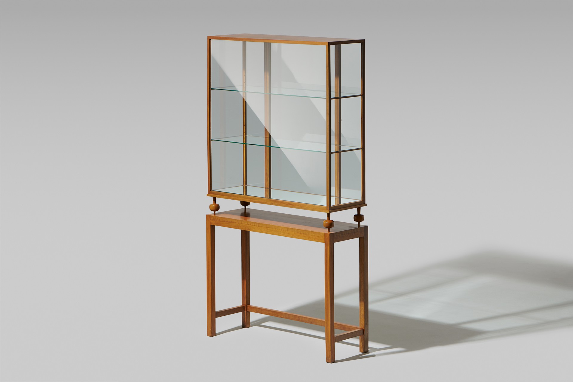 Display cabinet image 2