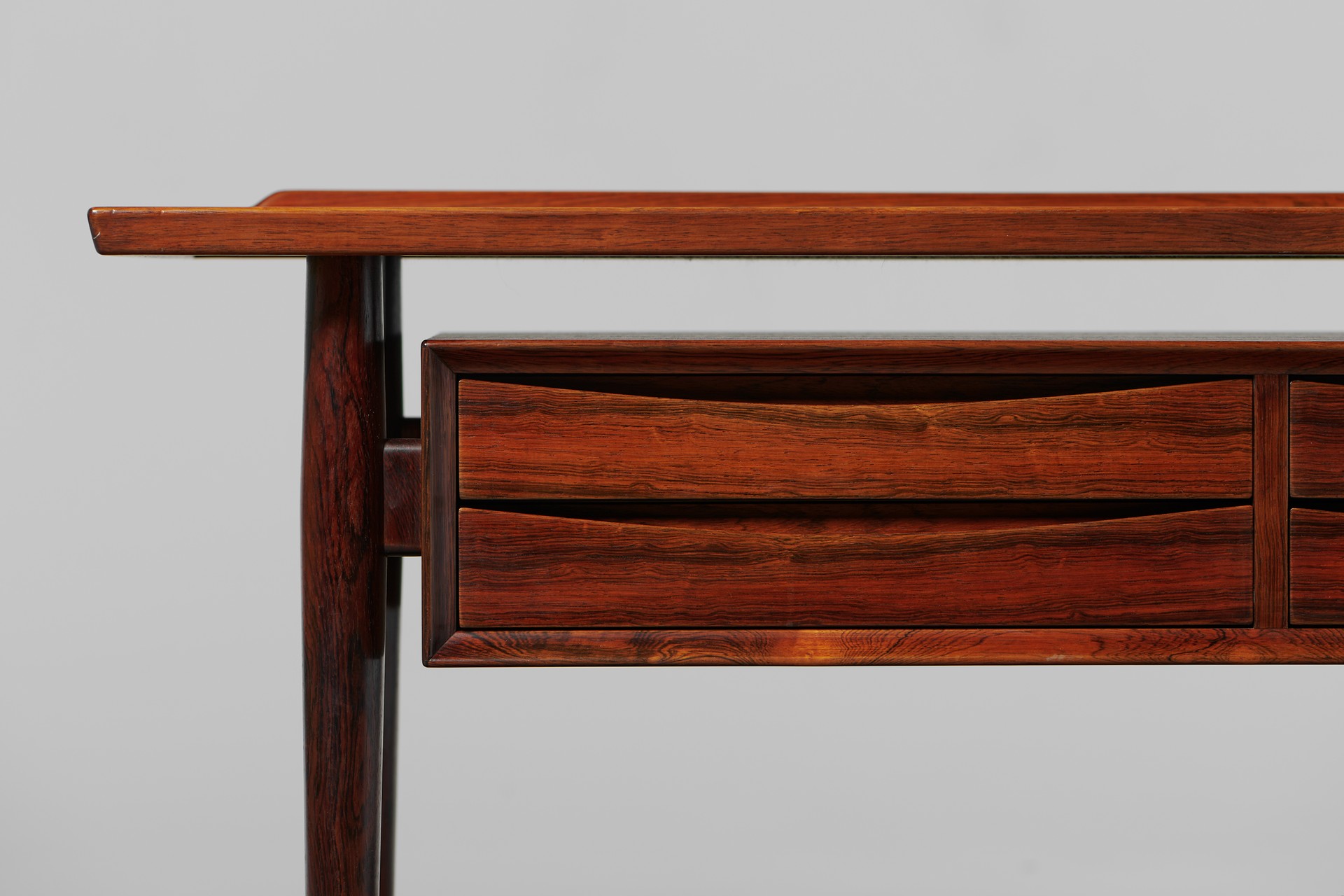 Sideboard image 4