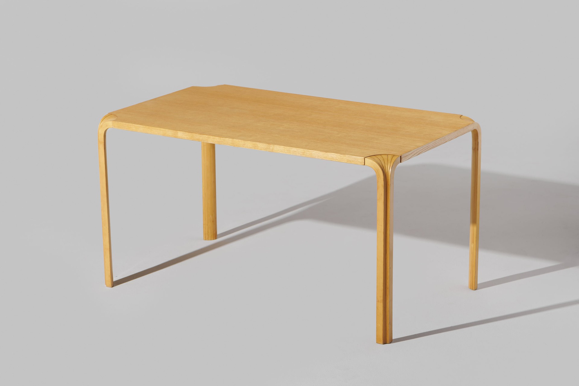 'Fan Leg' Dining Table image 2
