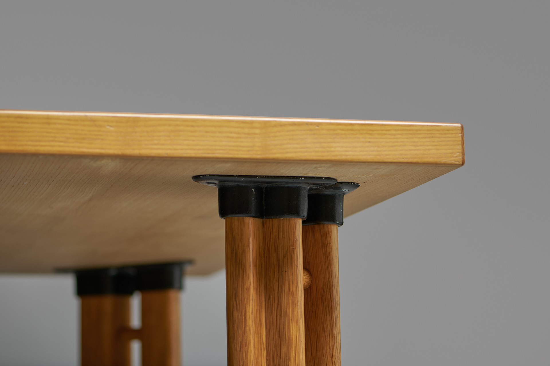 'H-Leg' Dining Table image 4