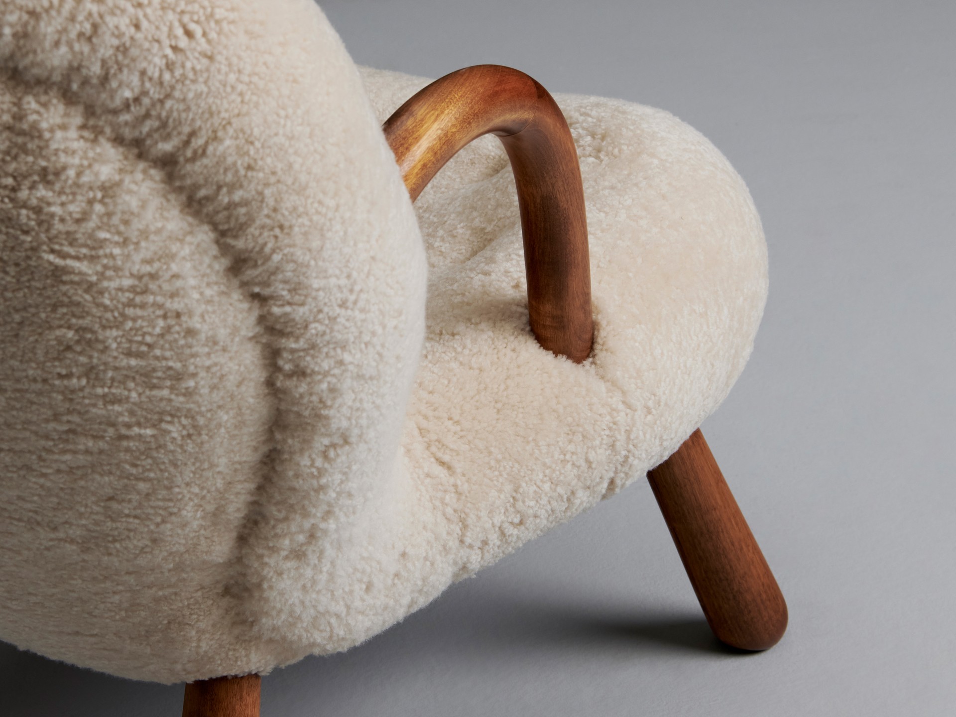 Pair of 'Clam' Armchairs image 7