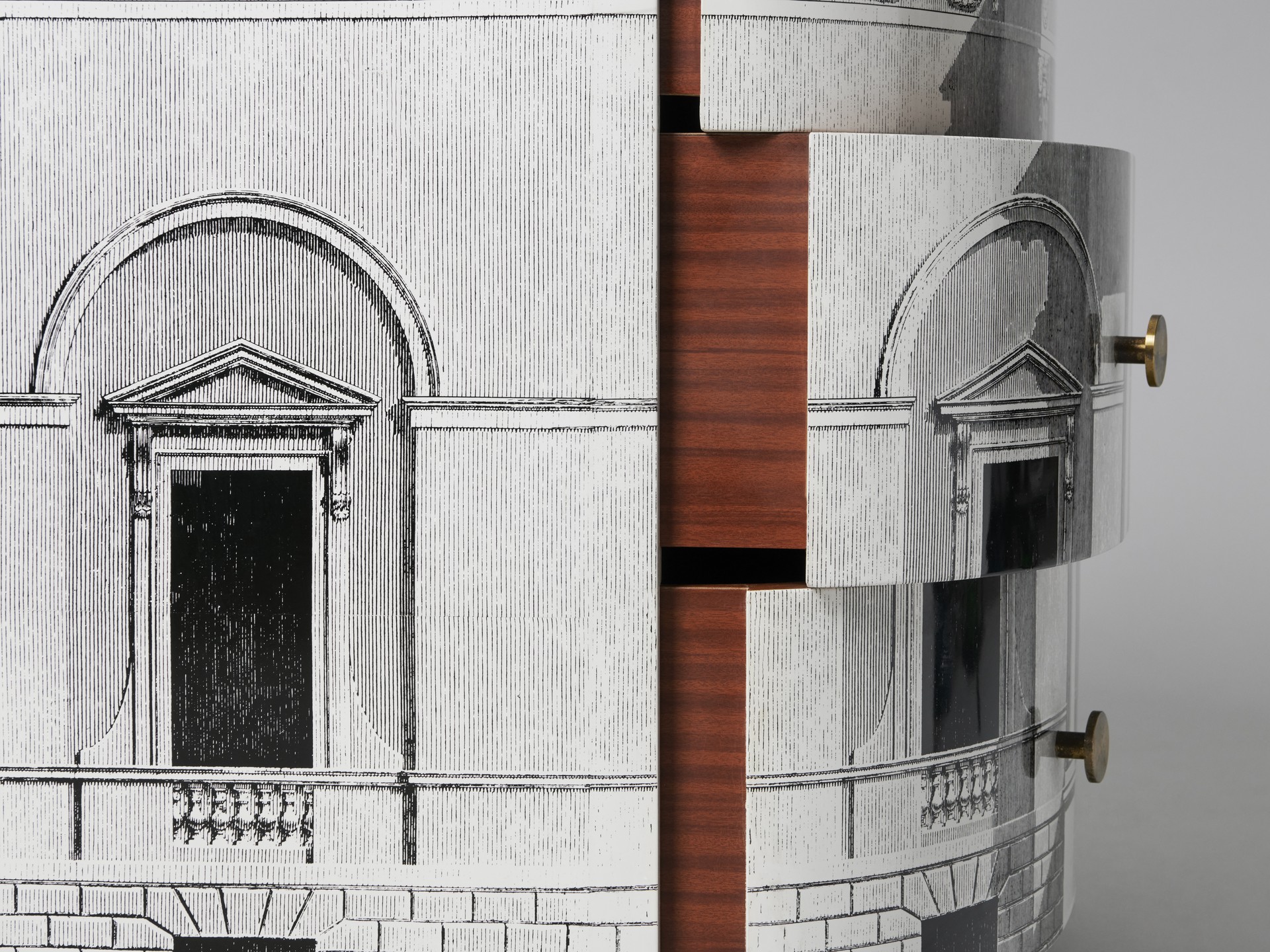 'Palladiana' Chest of Drawers image 6