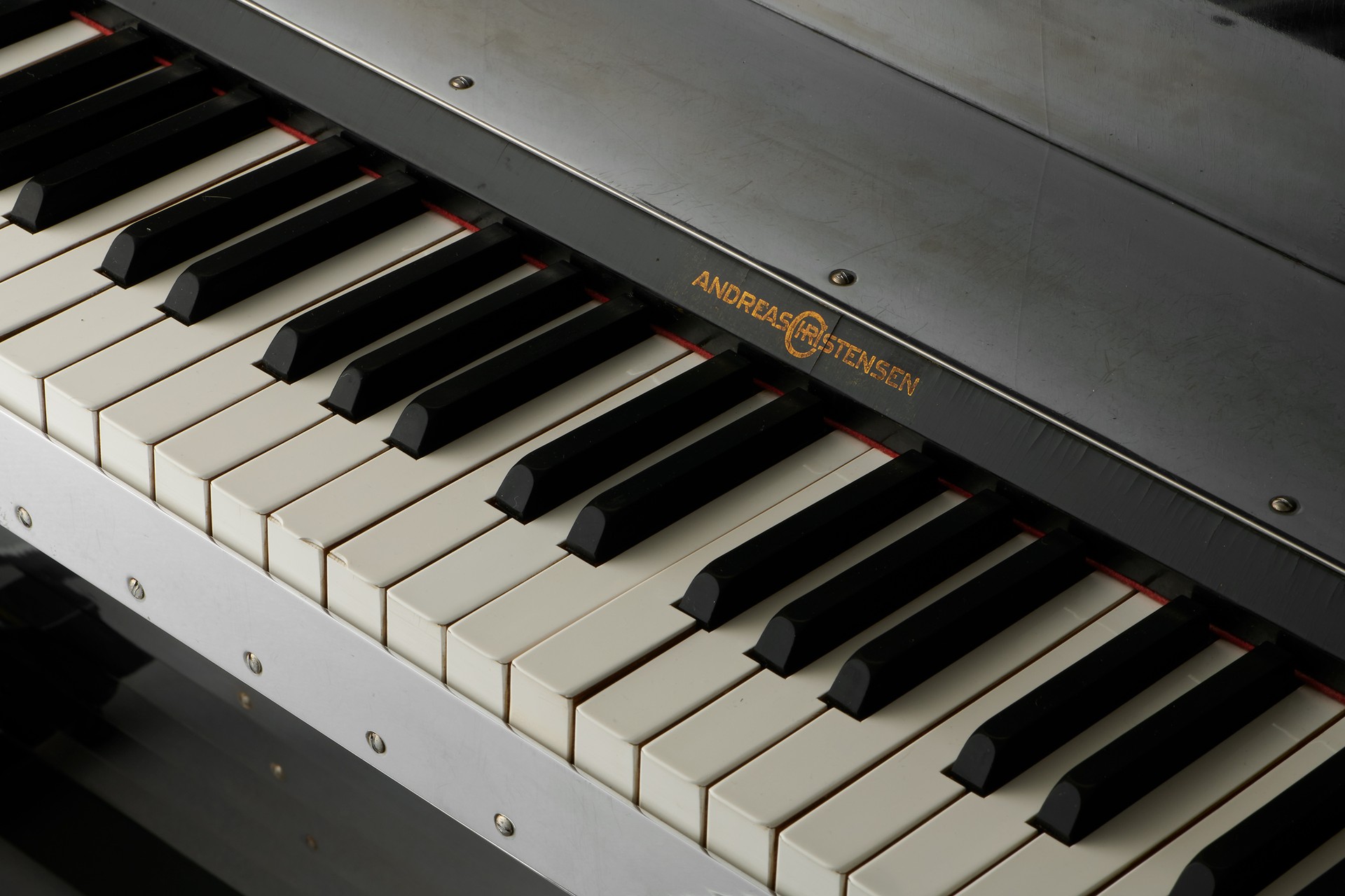 PH Upright Piano image 4