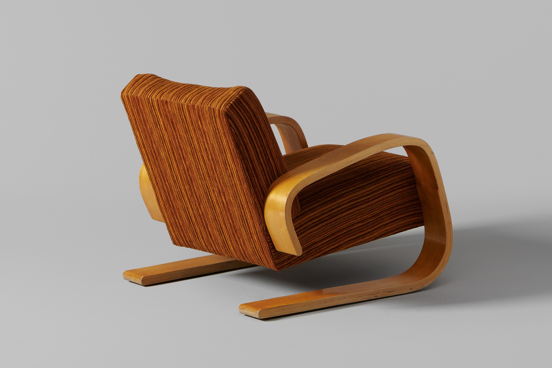 "Tank" Chair Model 400 image 2