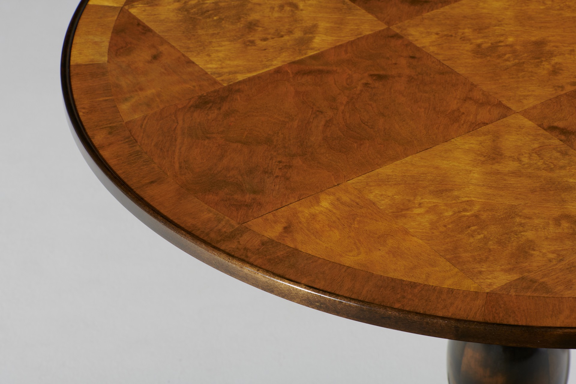 'Haga' Table image 4