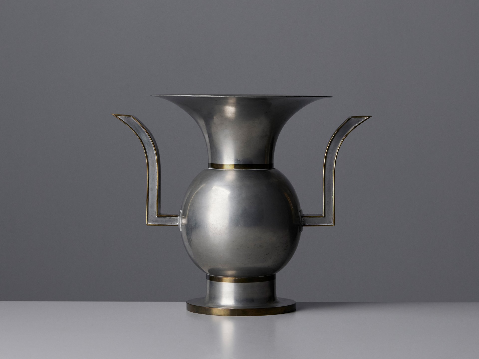 Vase image 2