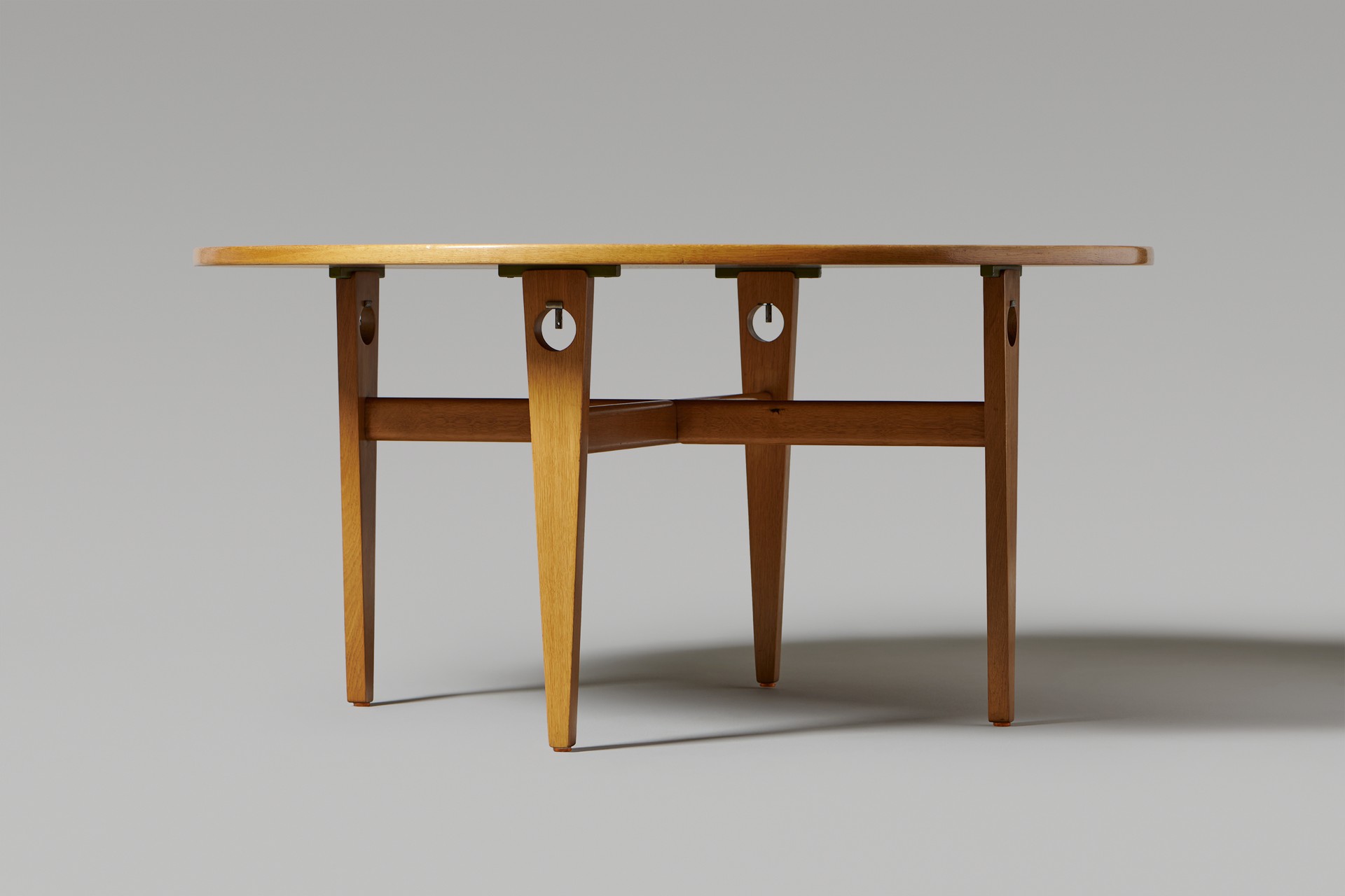 Dining Table image 2