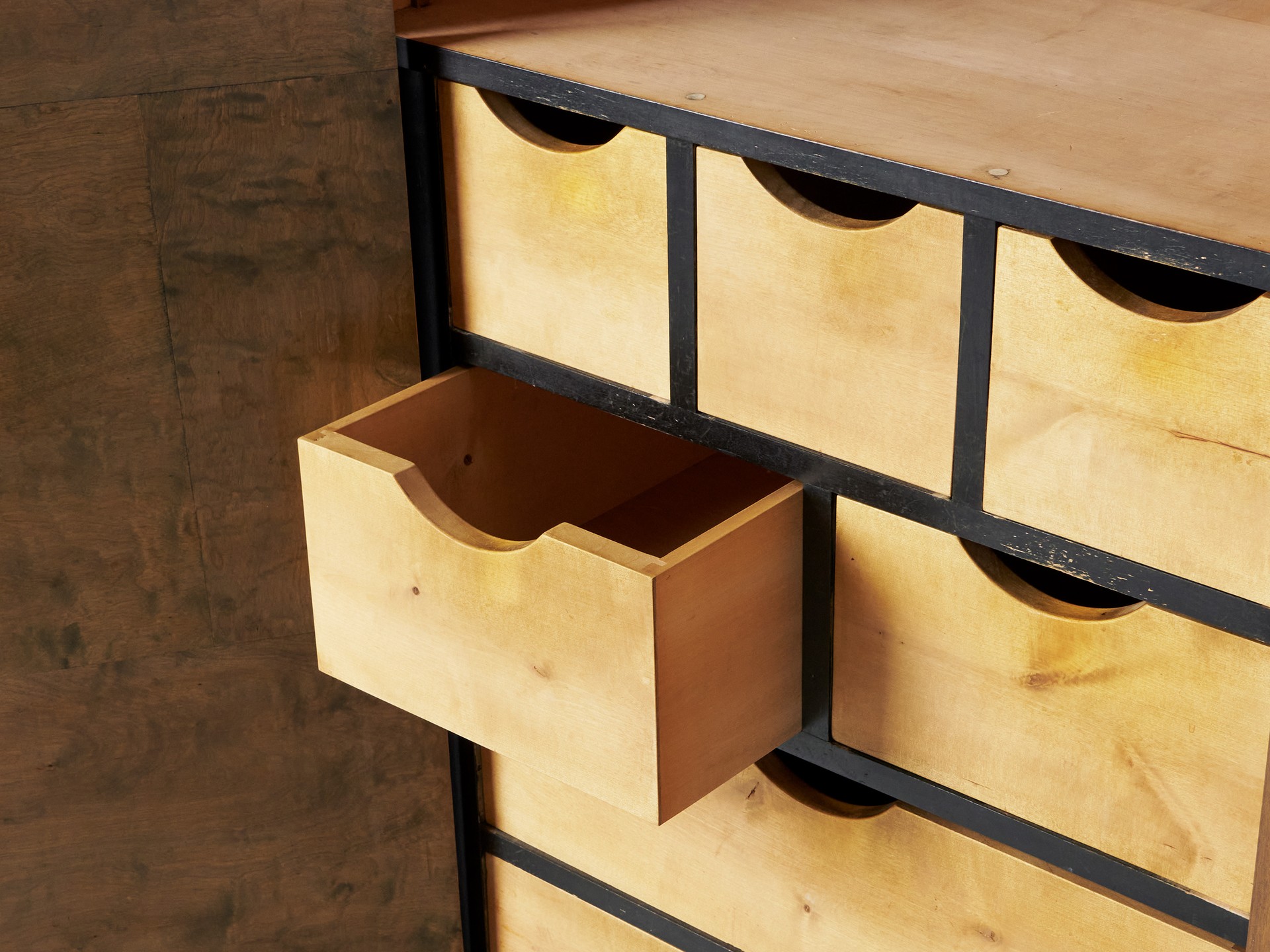 Swedish Grace Cabinet image 10