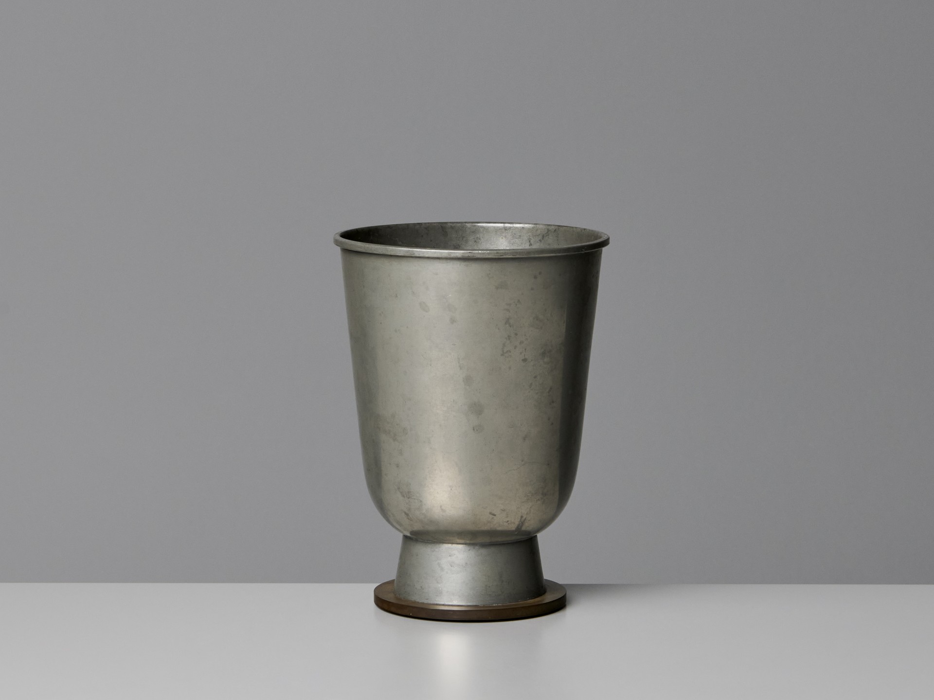 Vase image 3