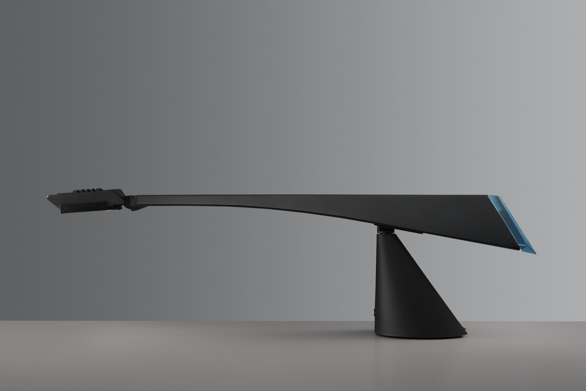 'Messer' Table Lamp image 5