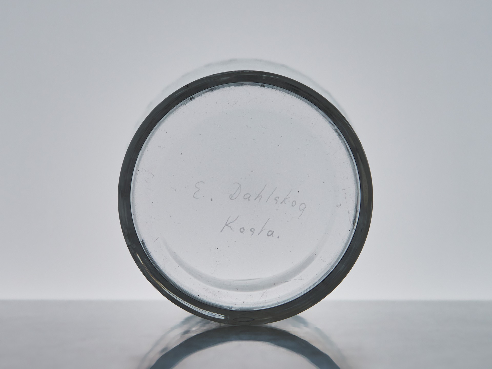 'Spaniard' Vase with Cover image 8