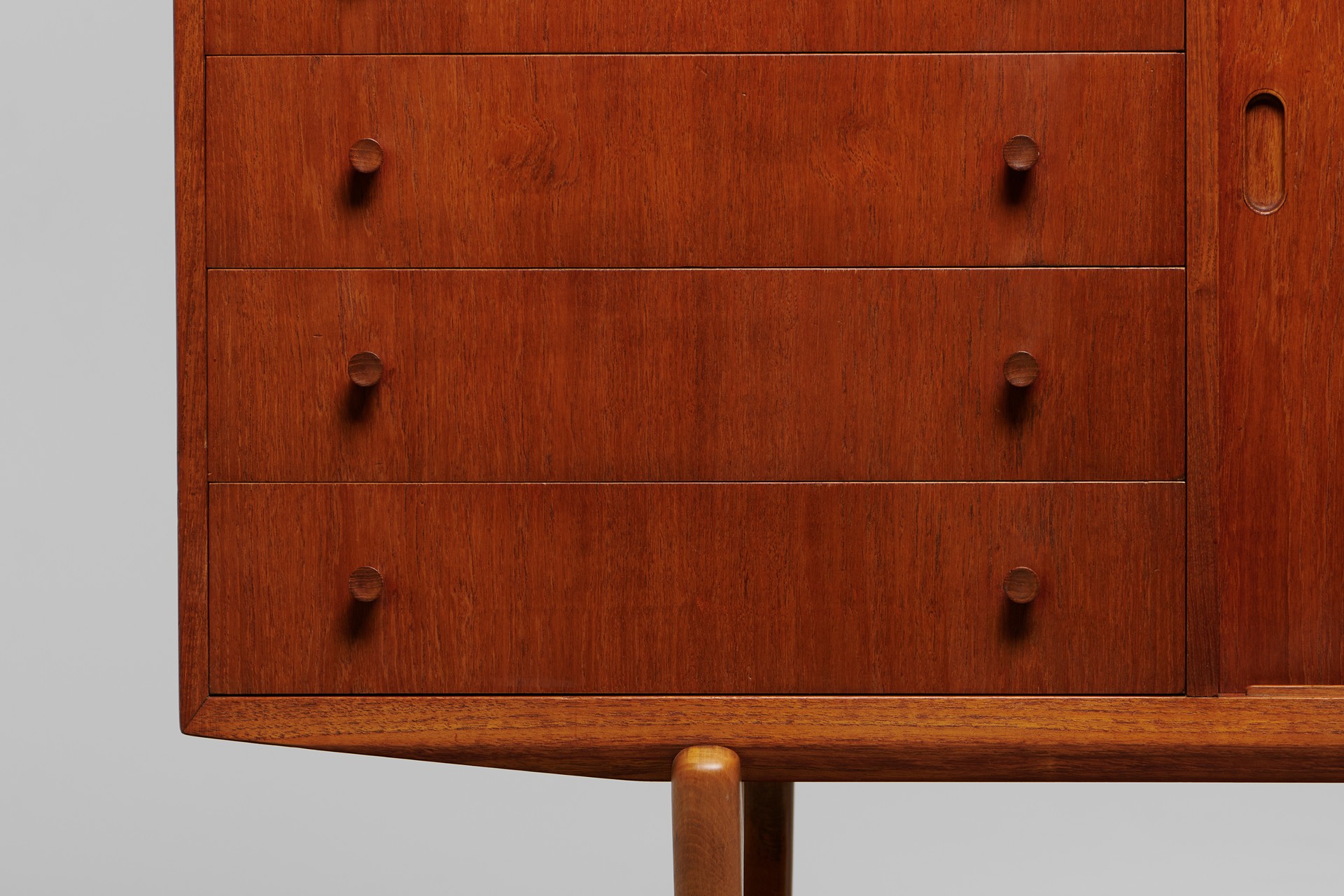 Cabinet image 3