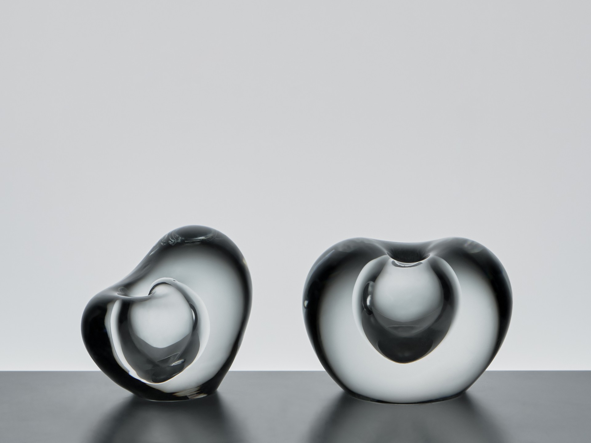 Pair of ¨Sydän¨ Vases image 2
