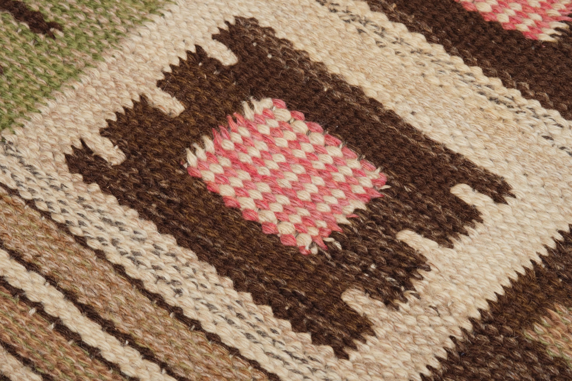 "Nyponblomman" Carpet image 5