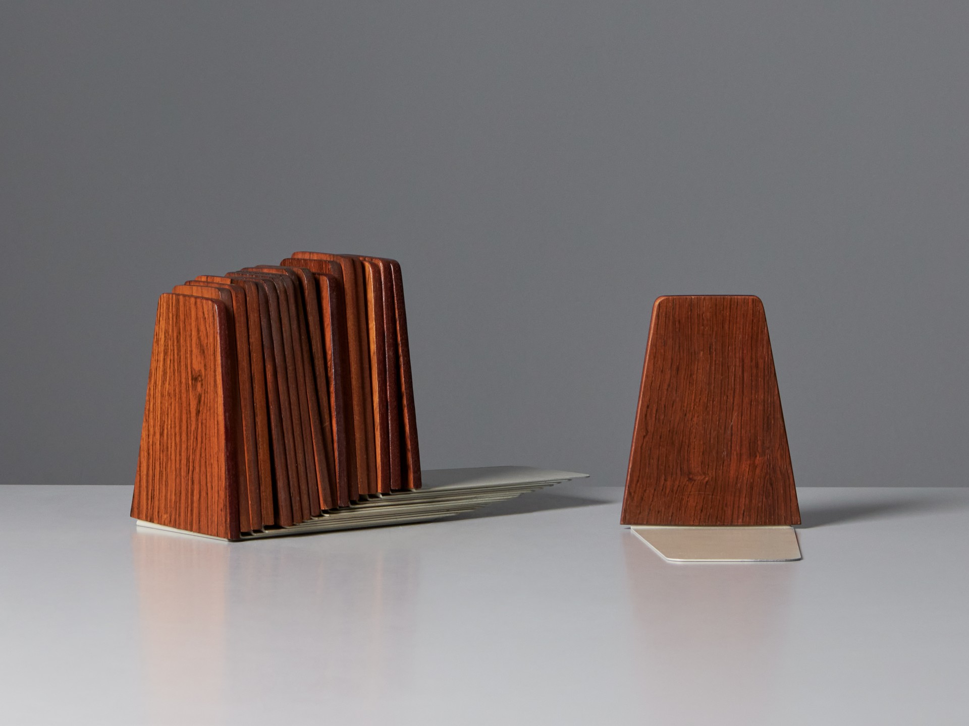 Nine pairs of Bookends