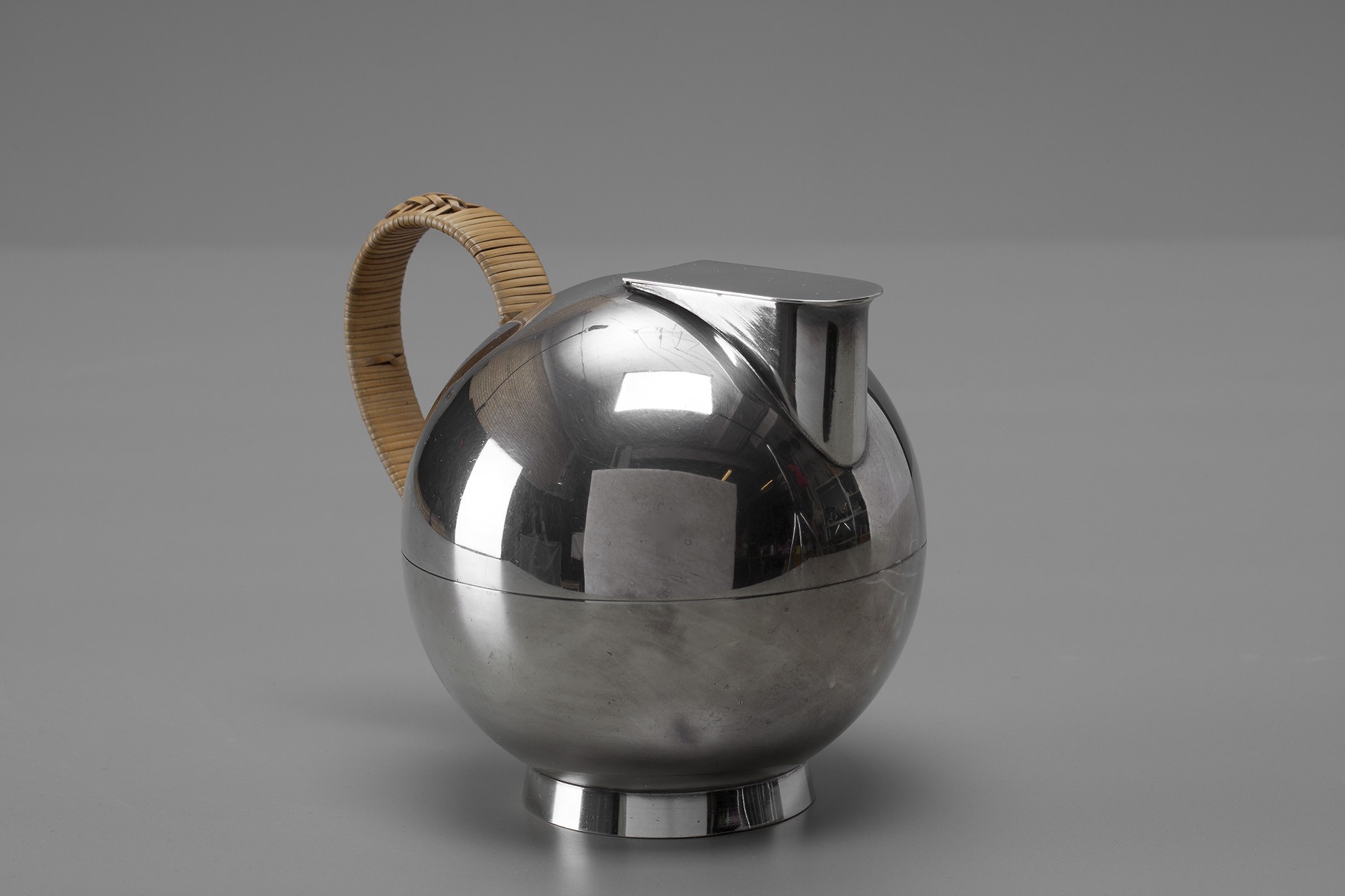 Jug image 2