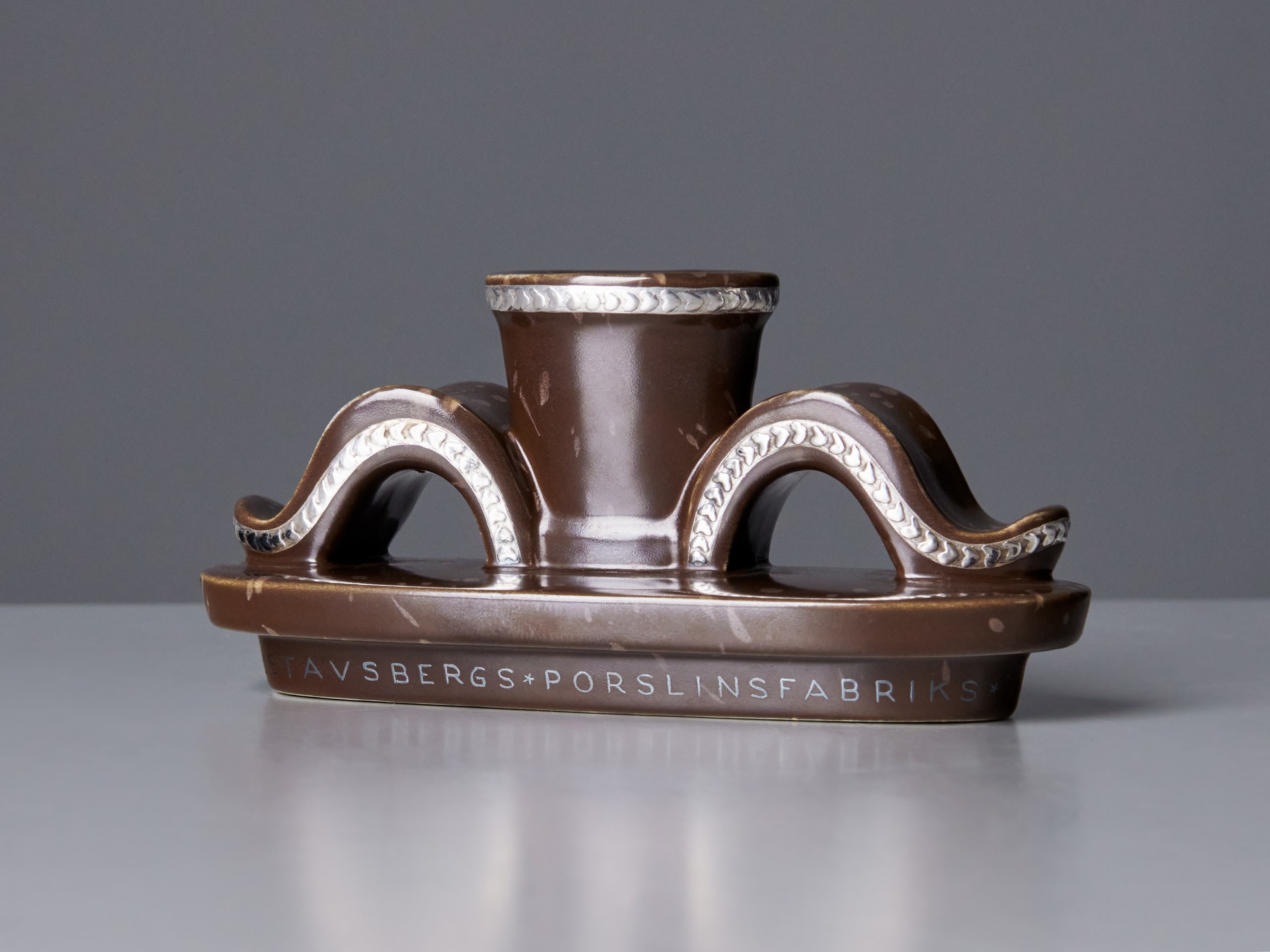 'Argenta' Urn with Cover image 12