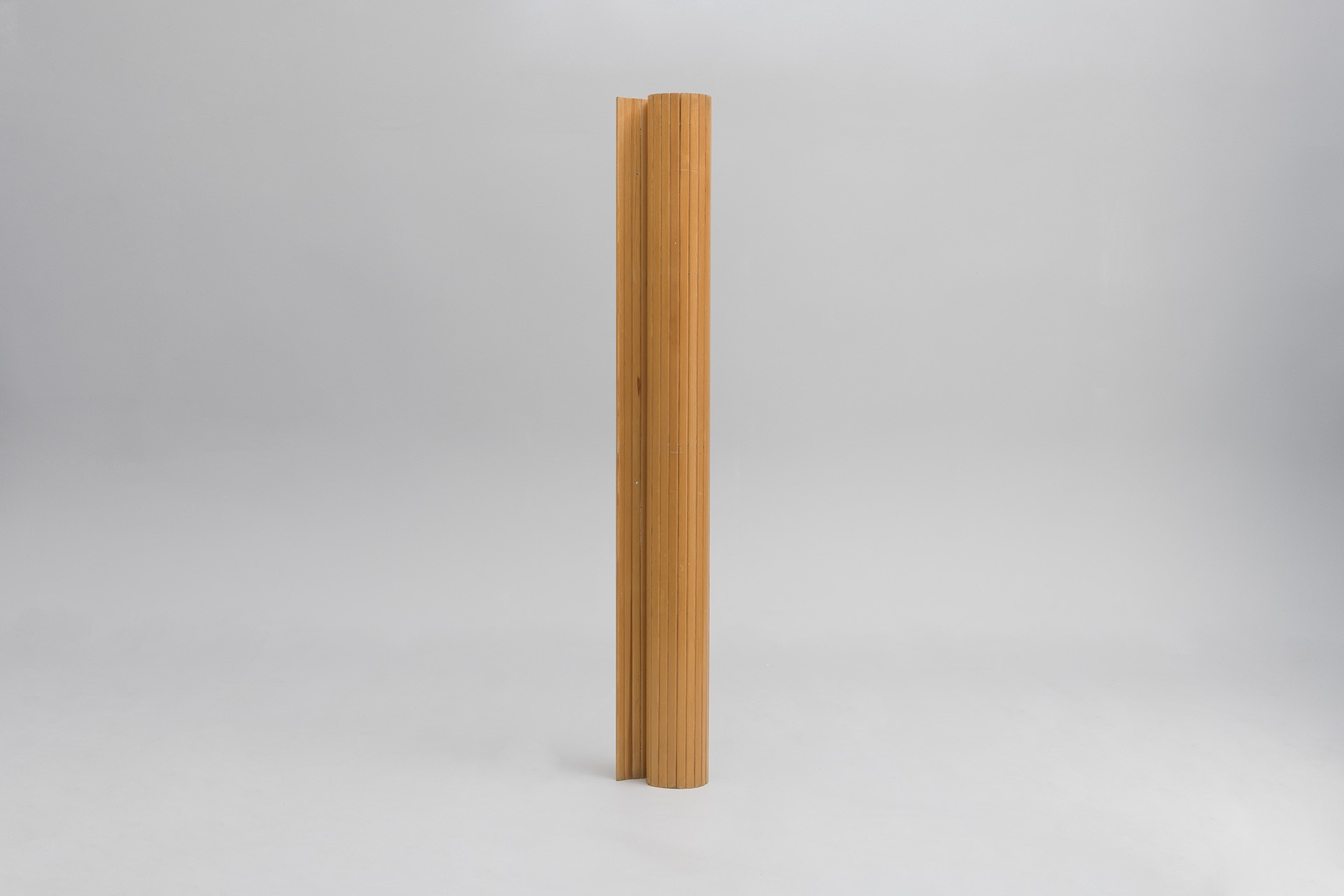 Pair of Extra High Screens Model no.100 image 6