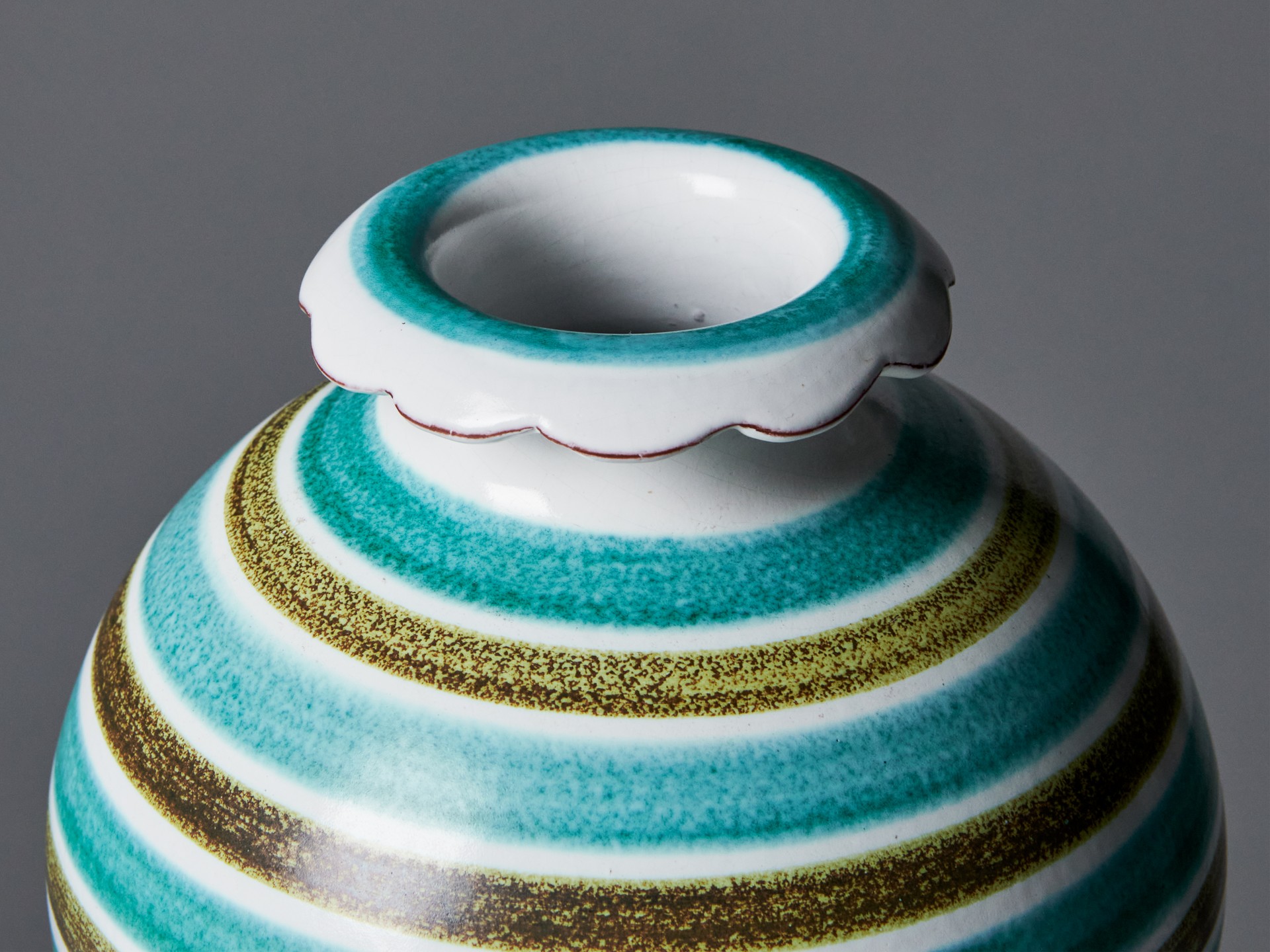 Vase image 3