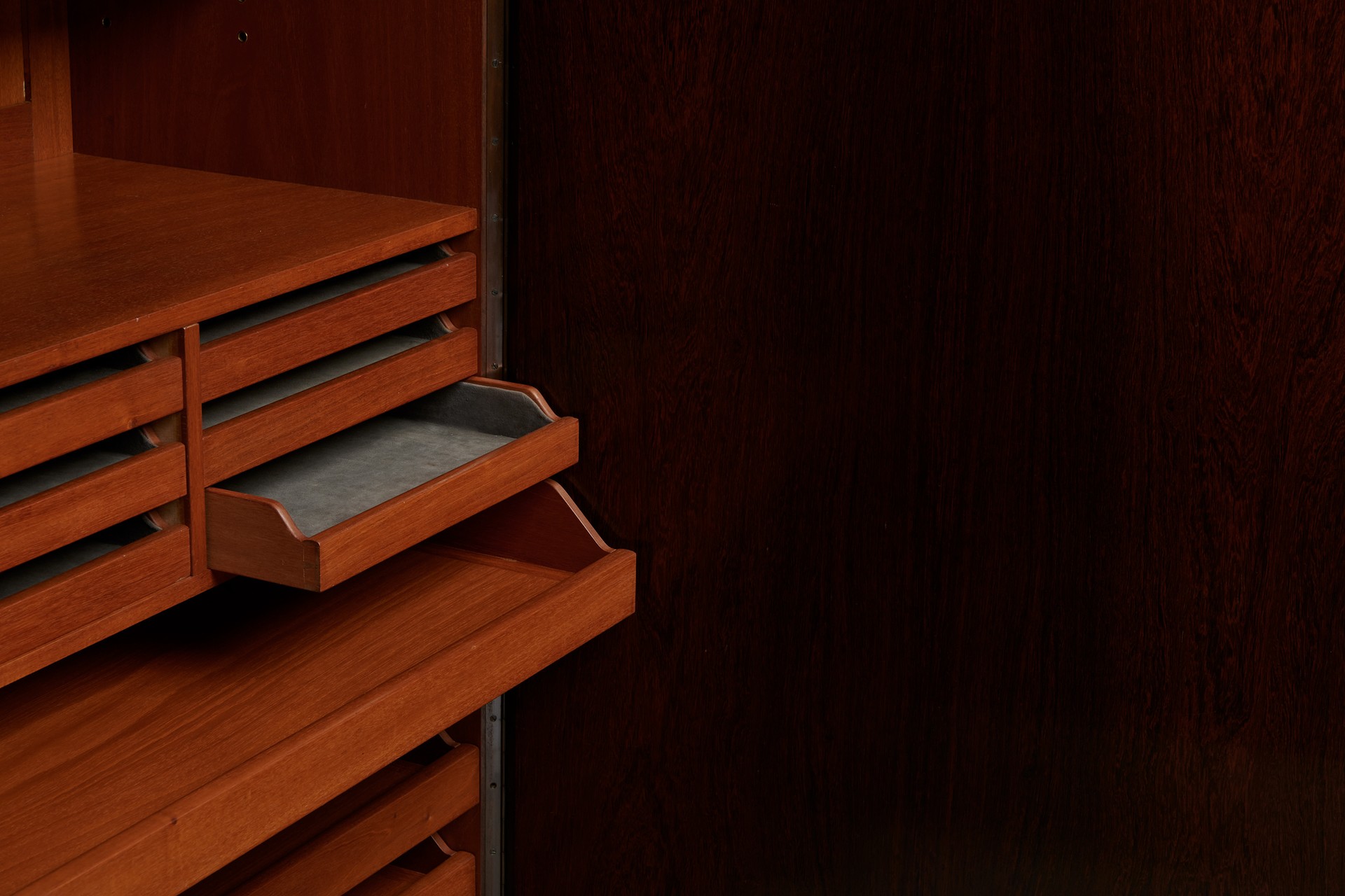 Cabinet image 7