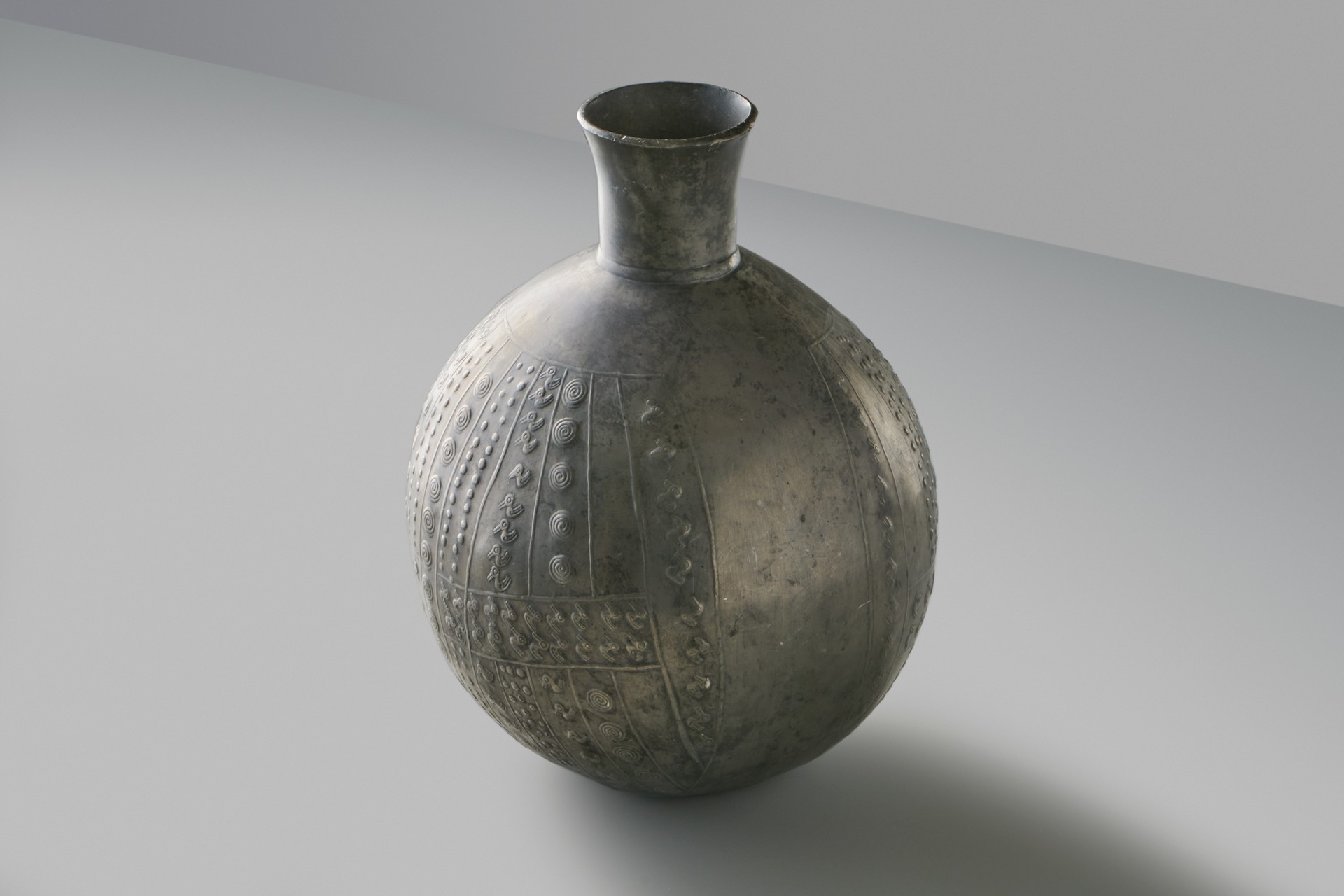 'Peruvian Urn' image 4