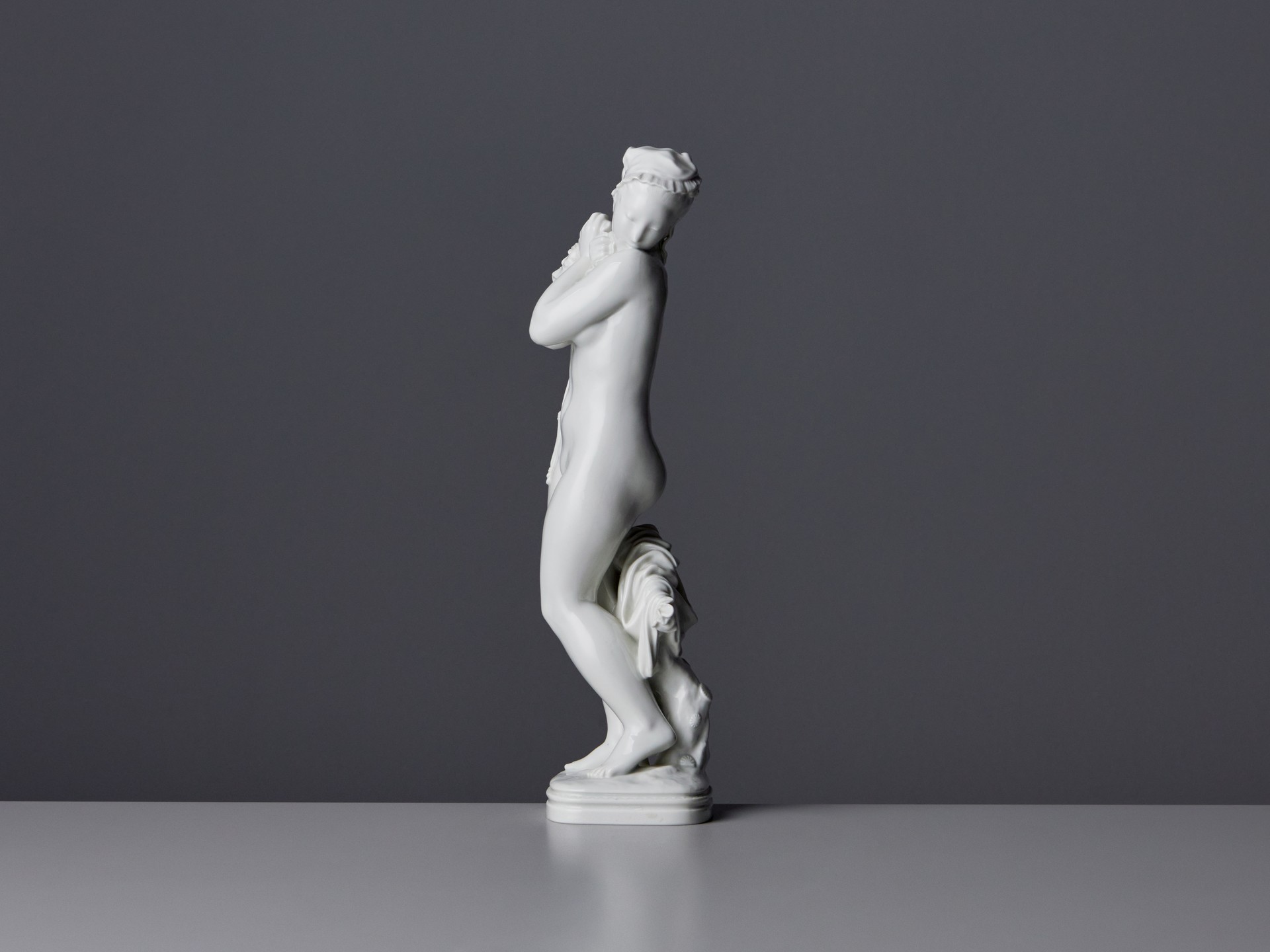 'Bathing Girl' Sculpture image 5