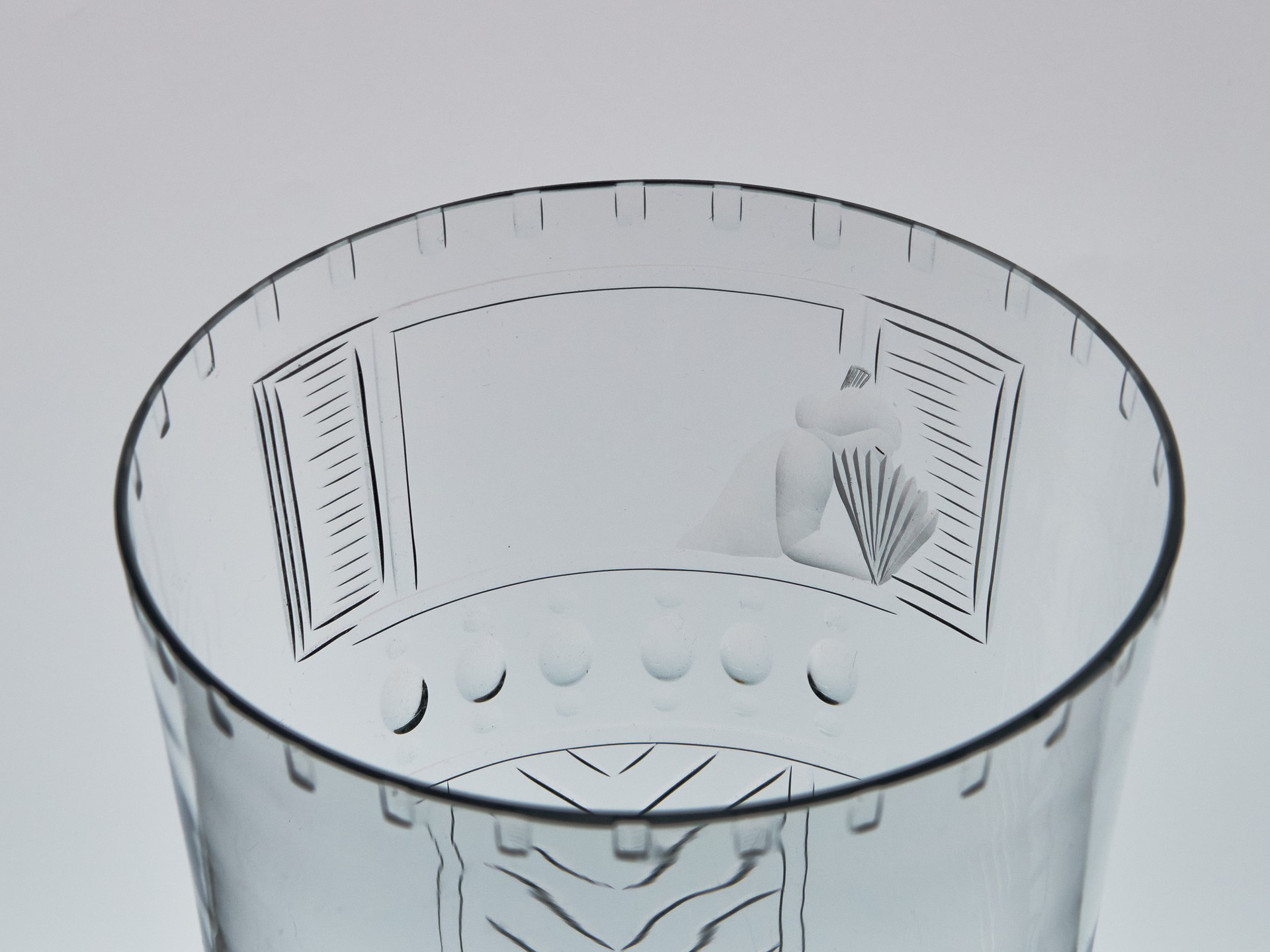 'Spaniard' Vase with Cover image 5