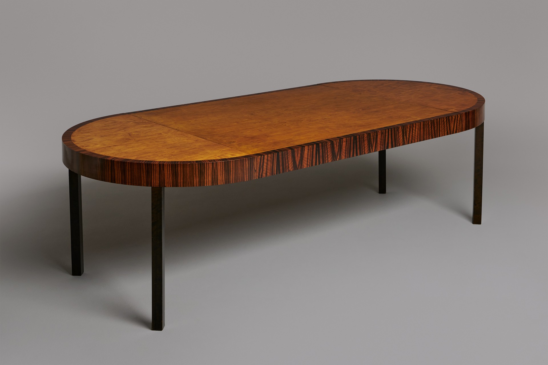 'Record' Extending Dining Table