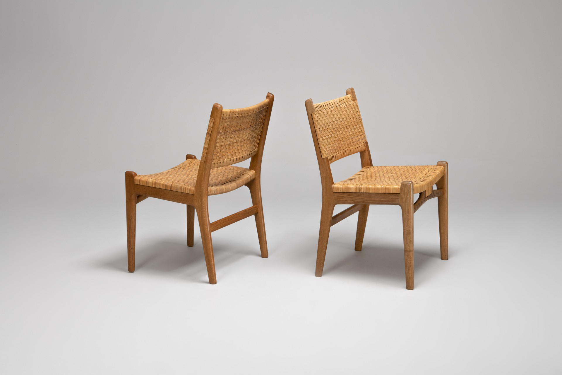 Set of Twelve Dining Chairs, Model No. CH 31 image 4