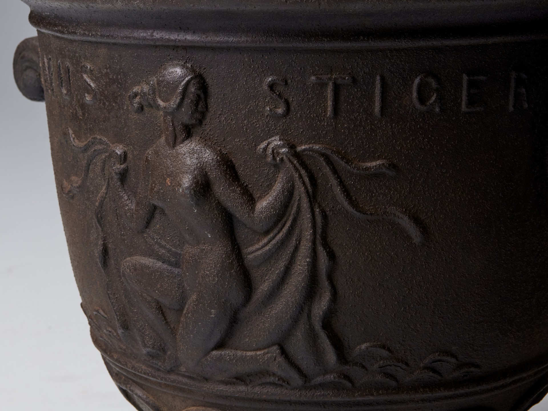 'Venus' Urn image 4