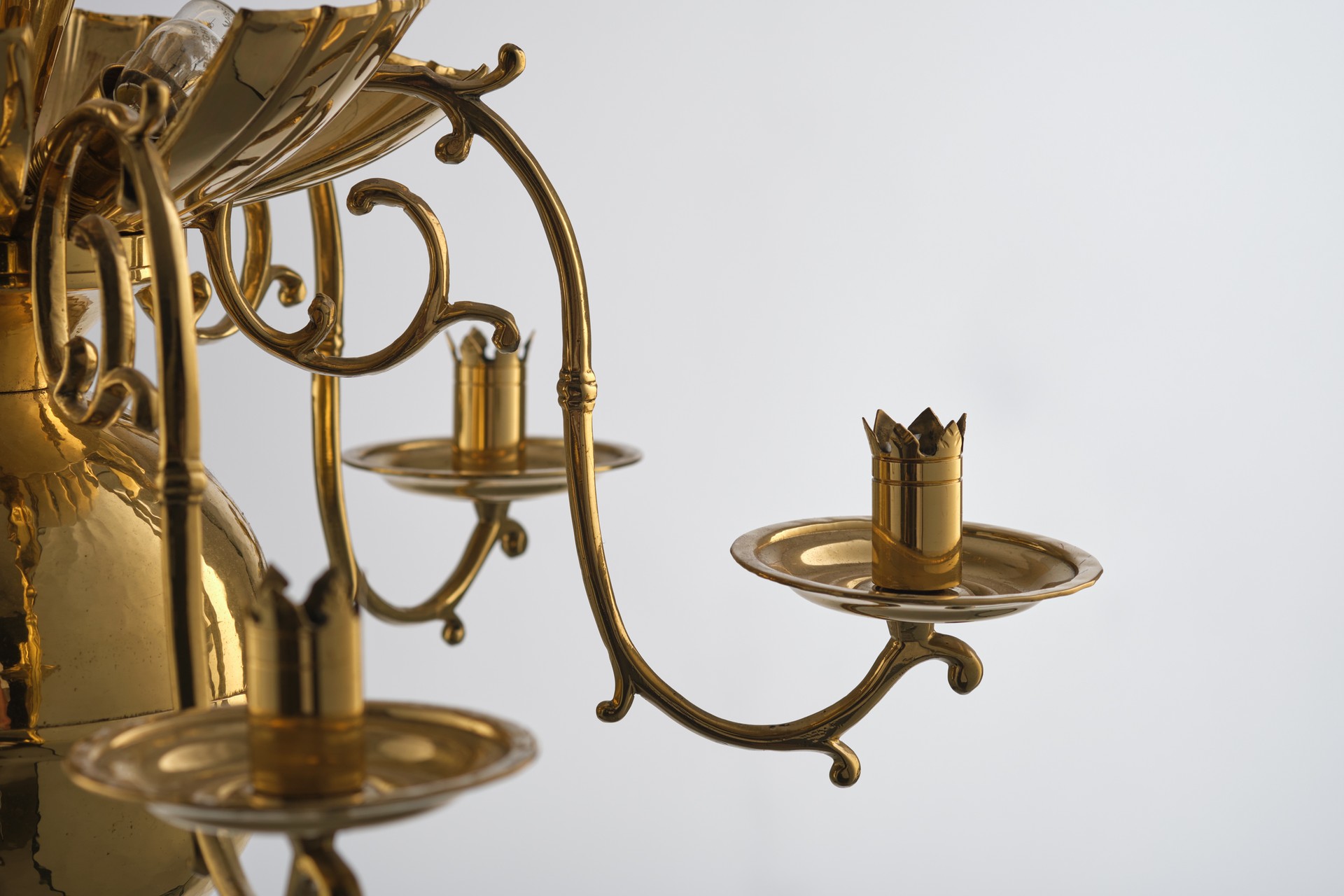 Chandelier image 2