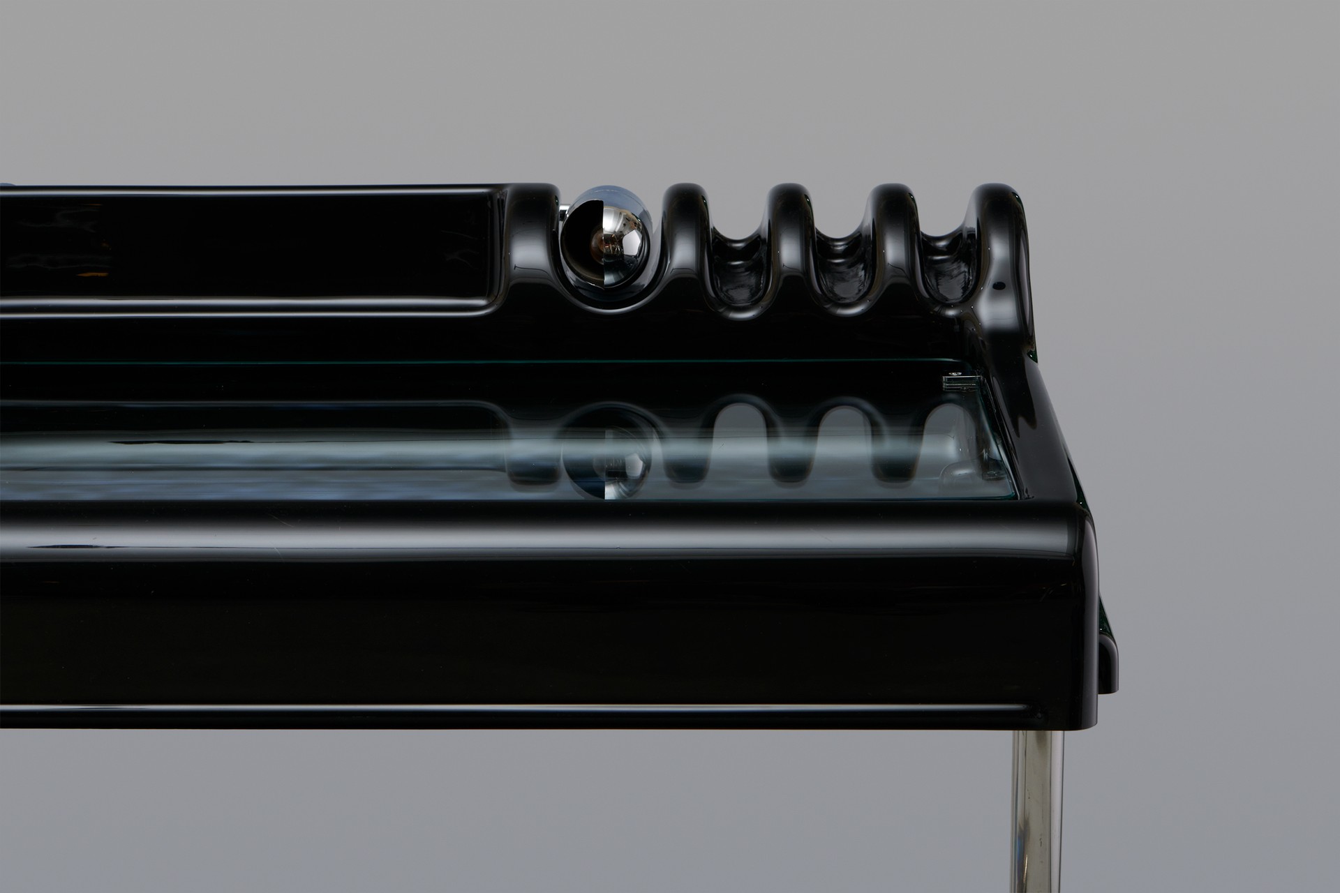 Pair of "Orix" Desks image 6