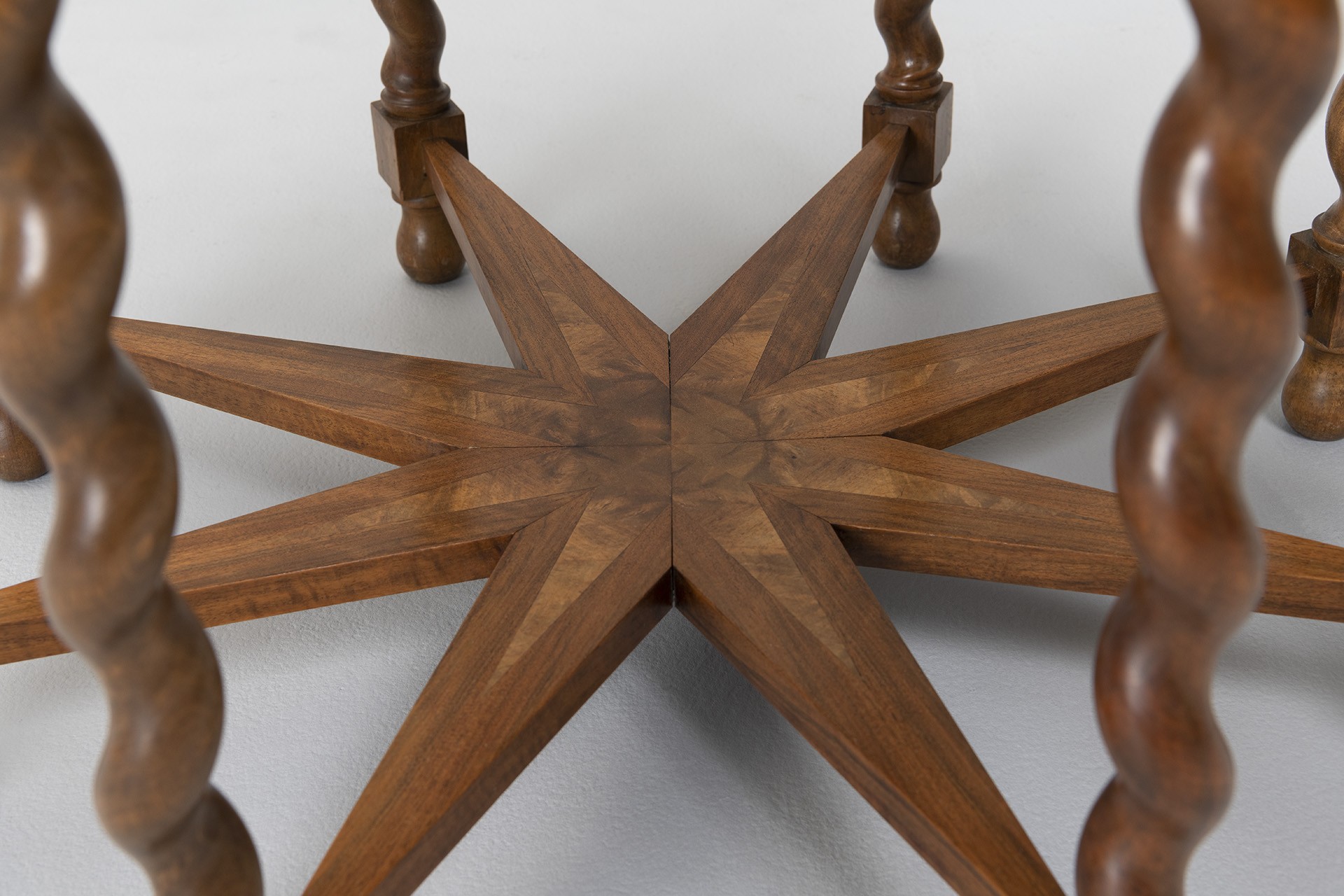 Unique Salon Table image 7