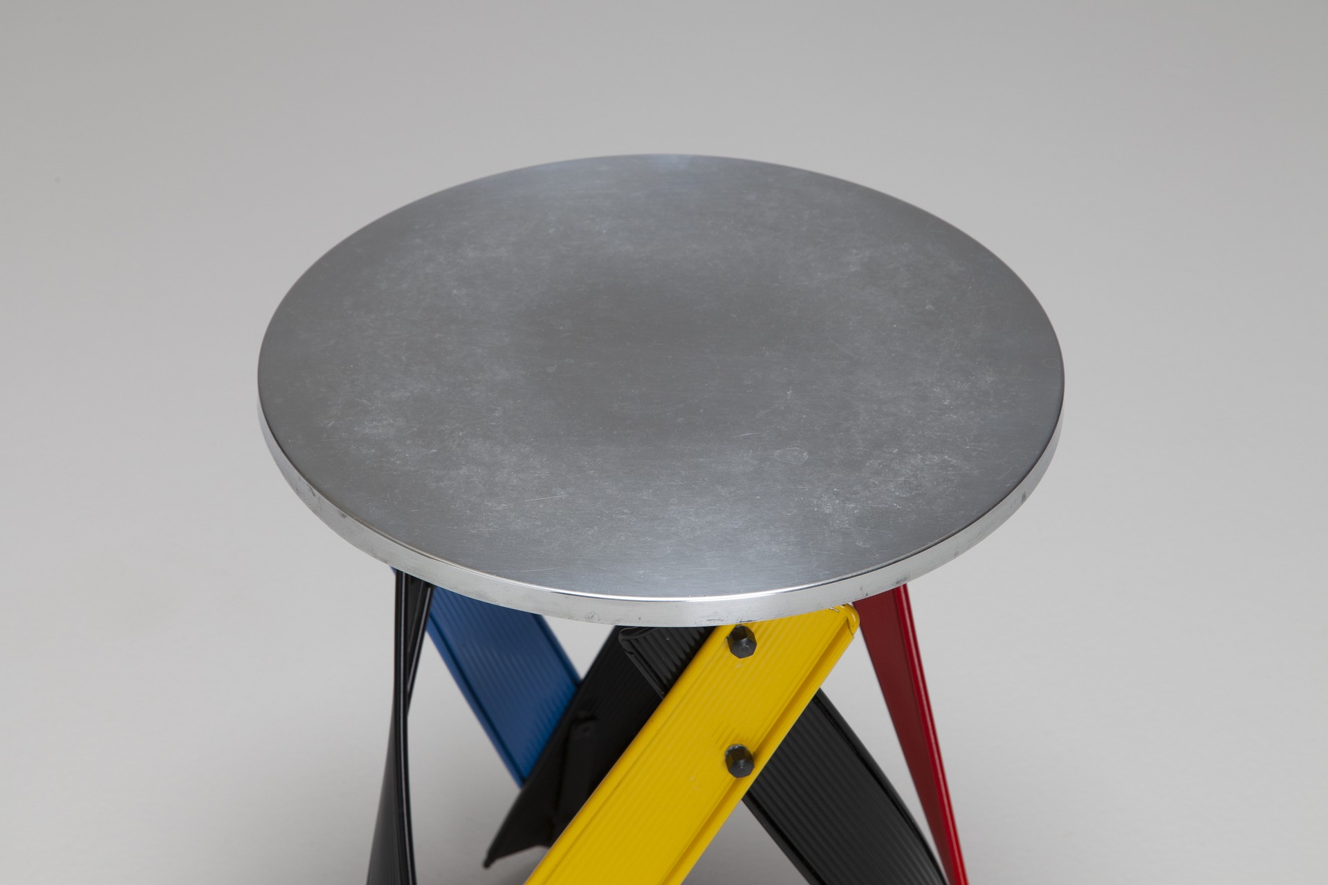 'Skelder' Side Table image 3
