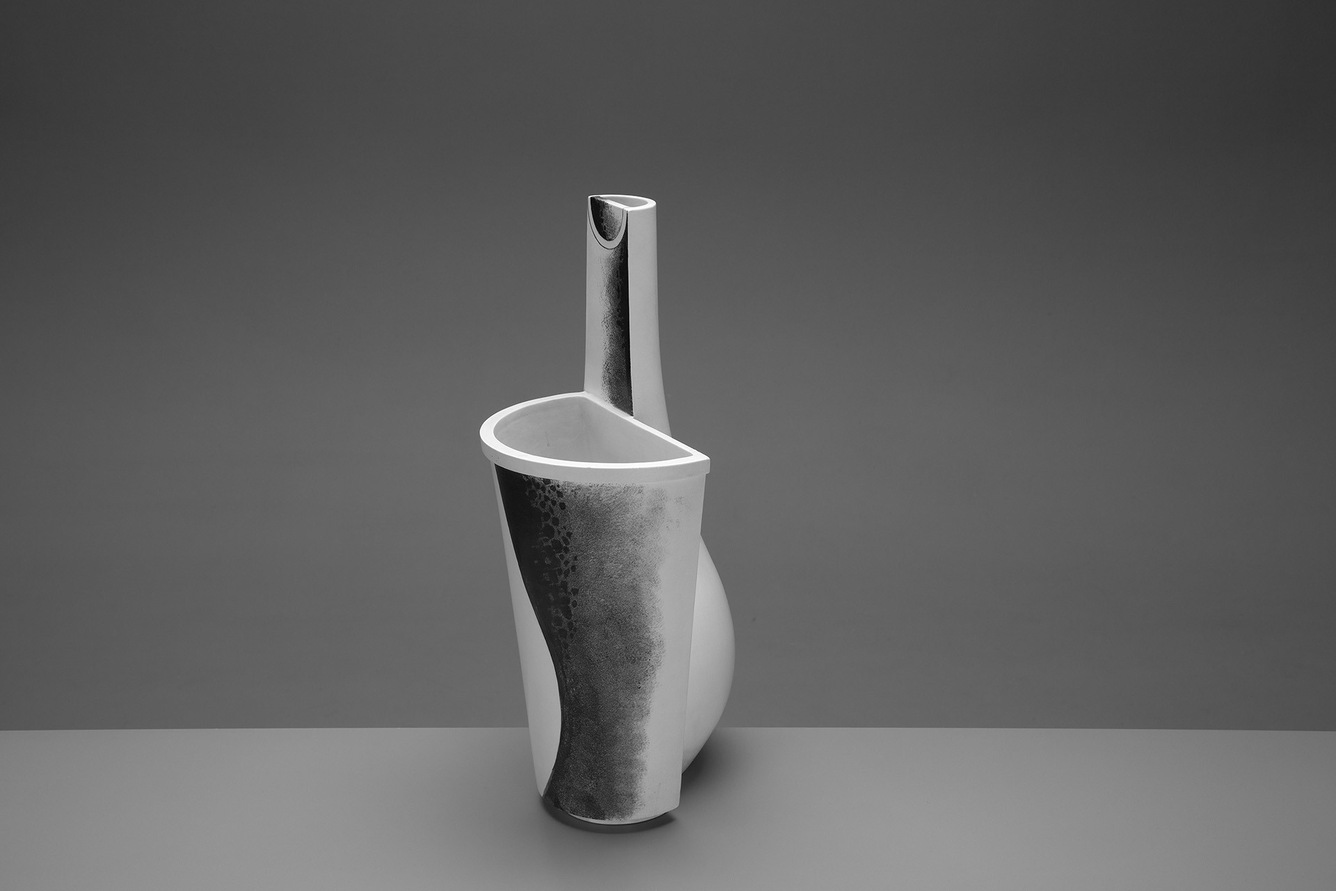 "Surrea" Vase image 3