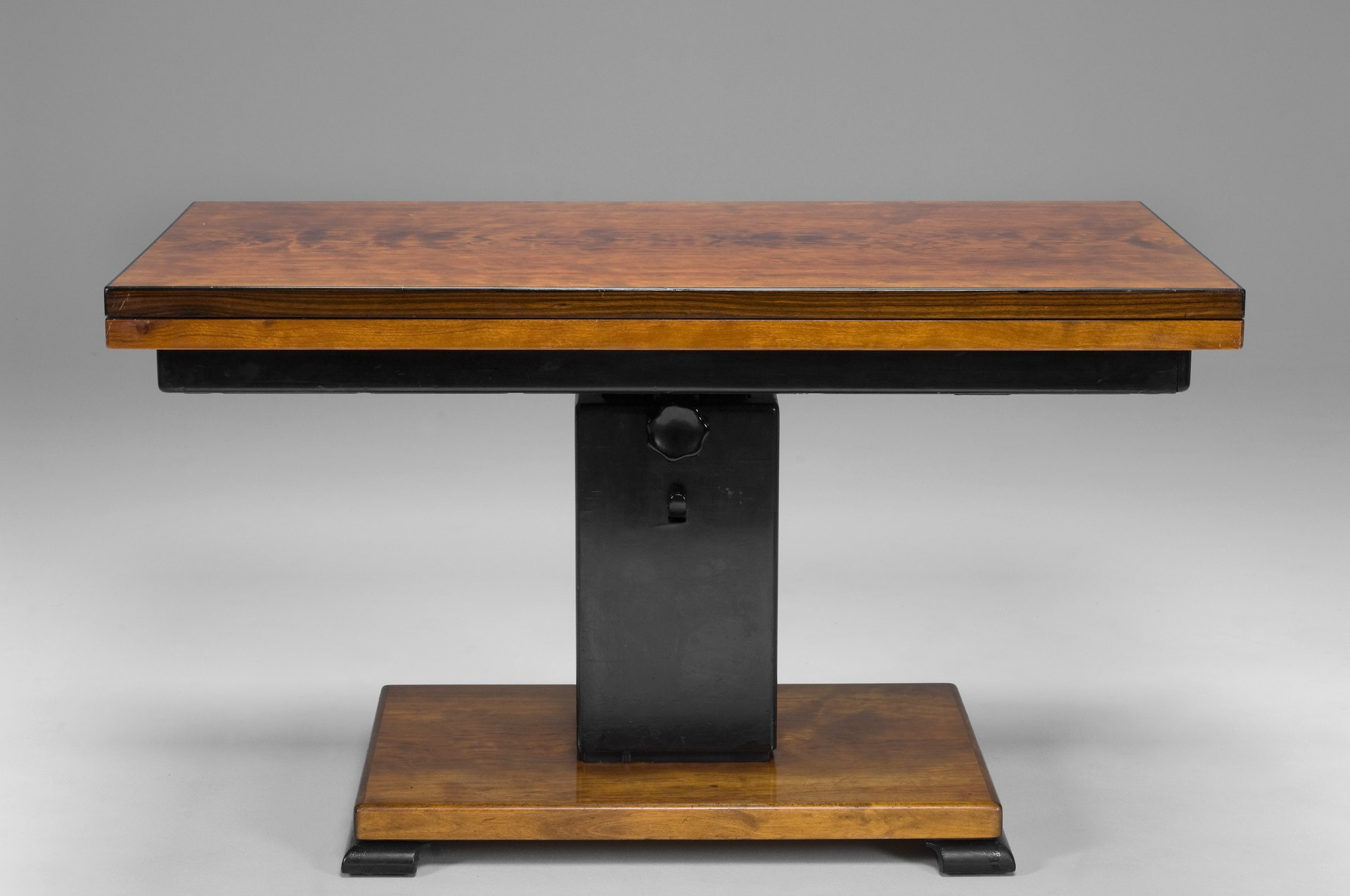The 'Ideal' table image 2