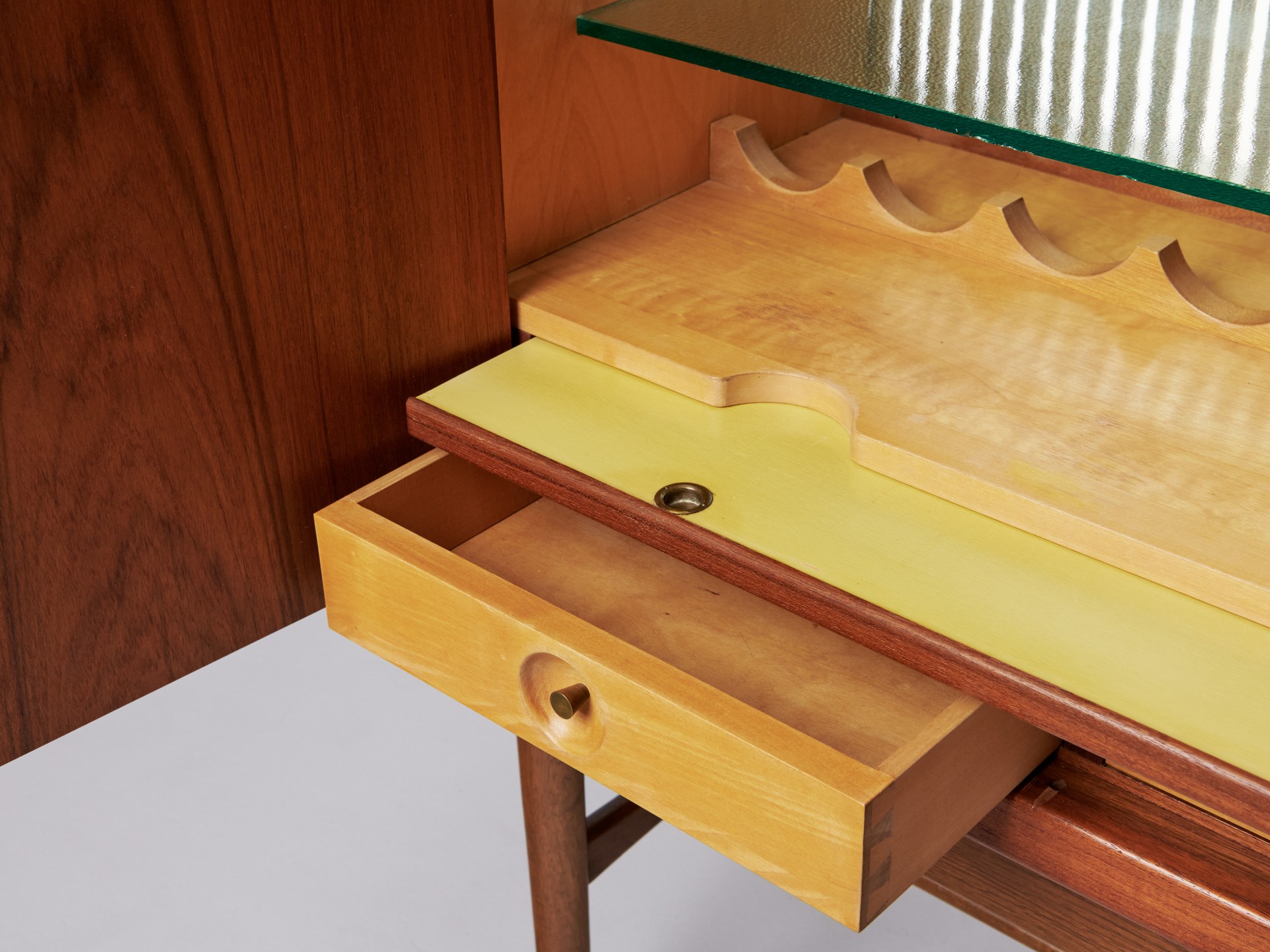 Bar Cabinet image 6