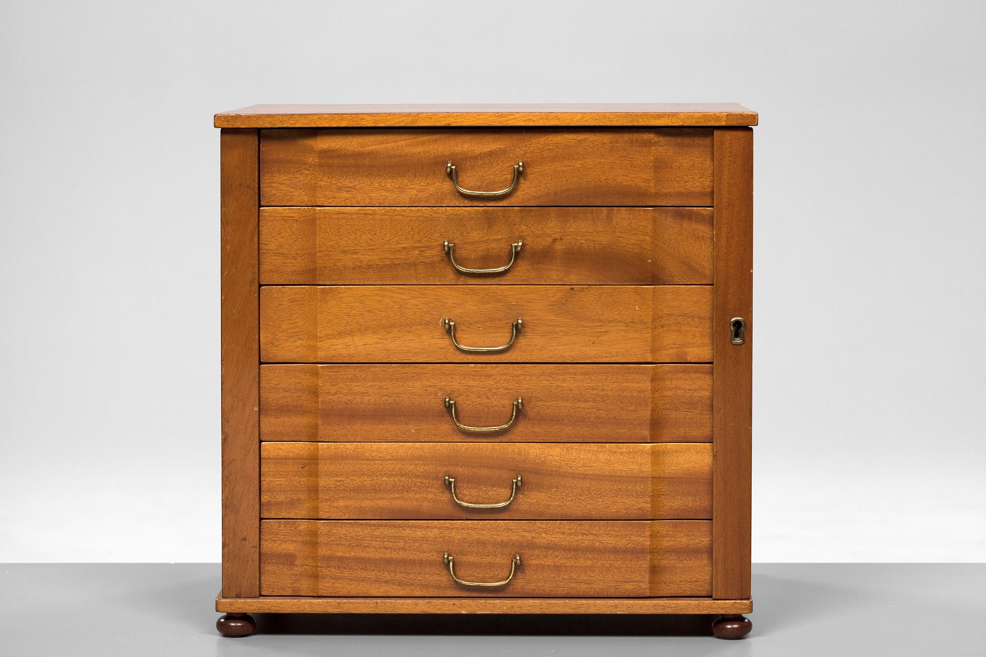 Jewellery Cabinet image 2