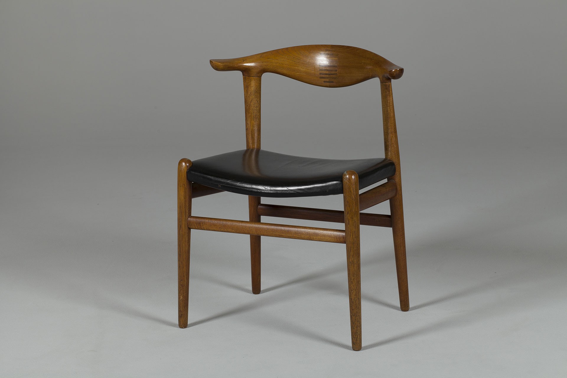 "Cowhorn" Chair