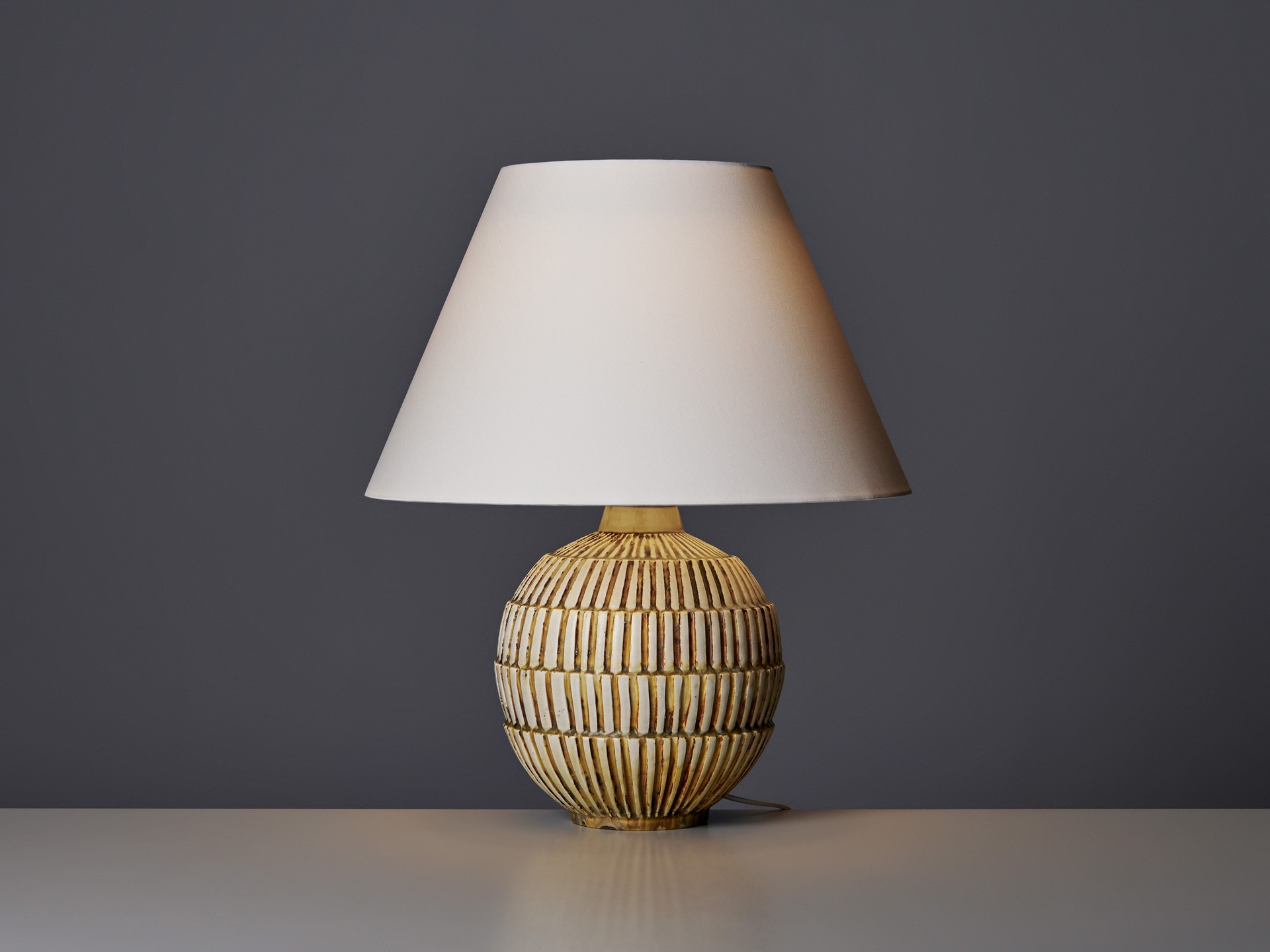 Table Lamp image 2