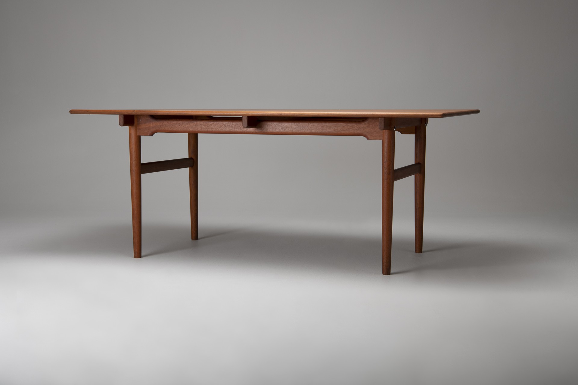 Dining Table image 2