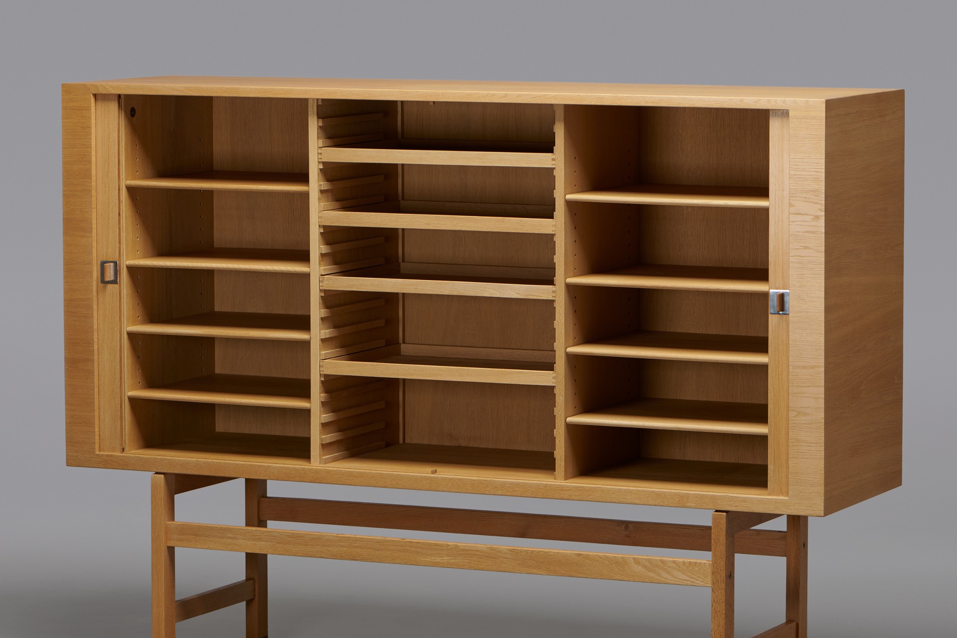 Sideboard, Model no. RY 34 image 4