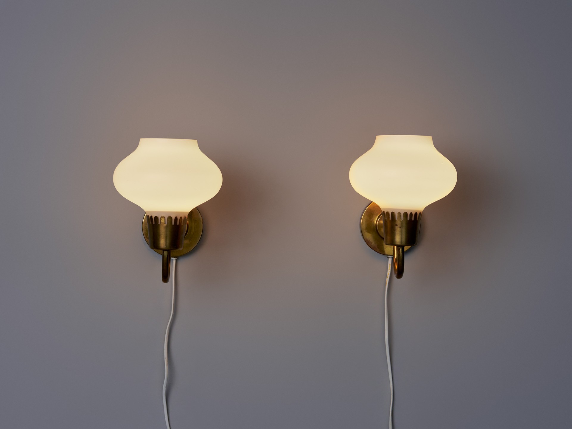 Pair of Wall Lamps image 4