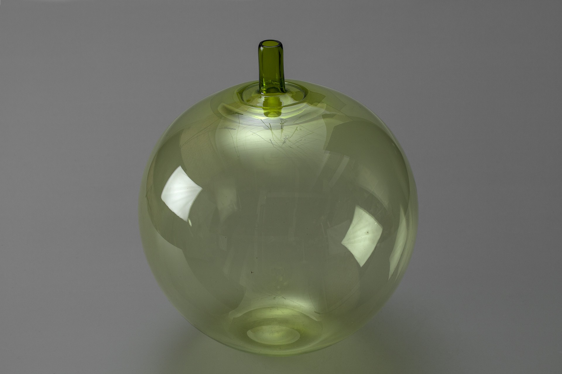 'Apple' Vase image 3